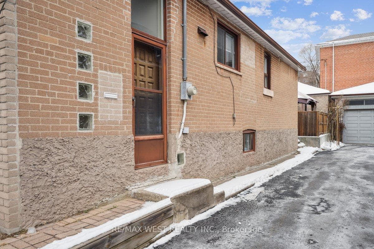 555 Silverthorn Avenue photo 7