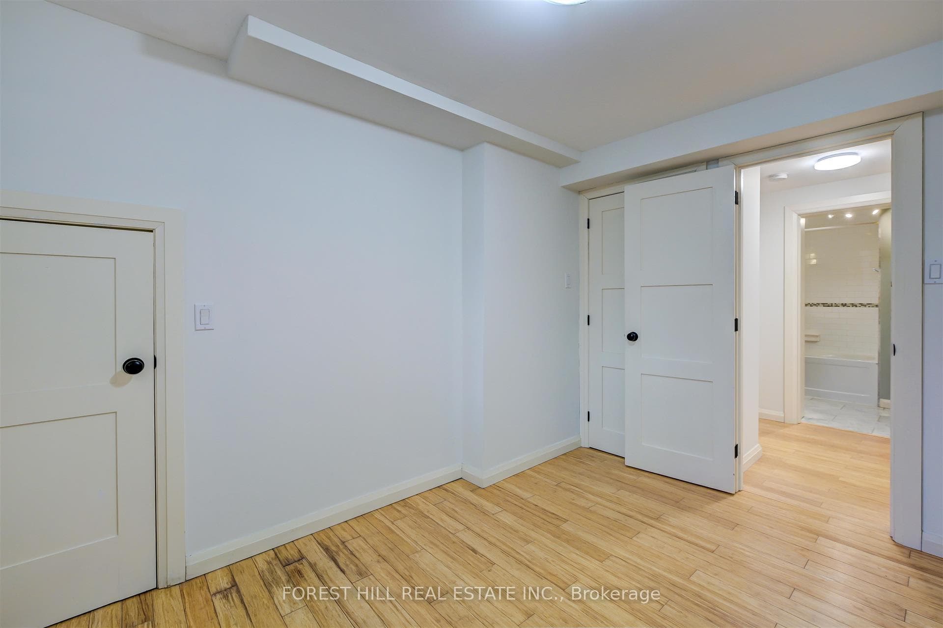 345 Walmer Road Unit C photo 11