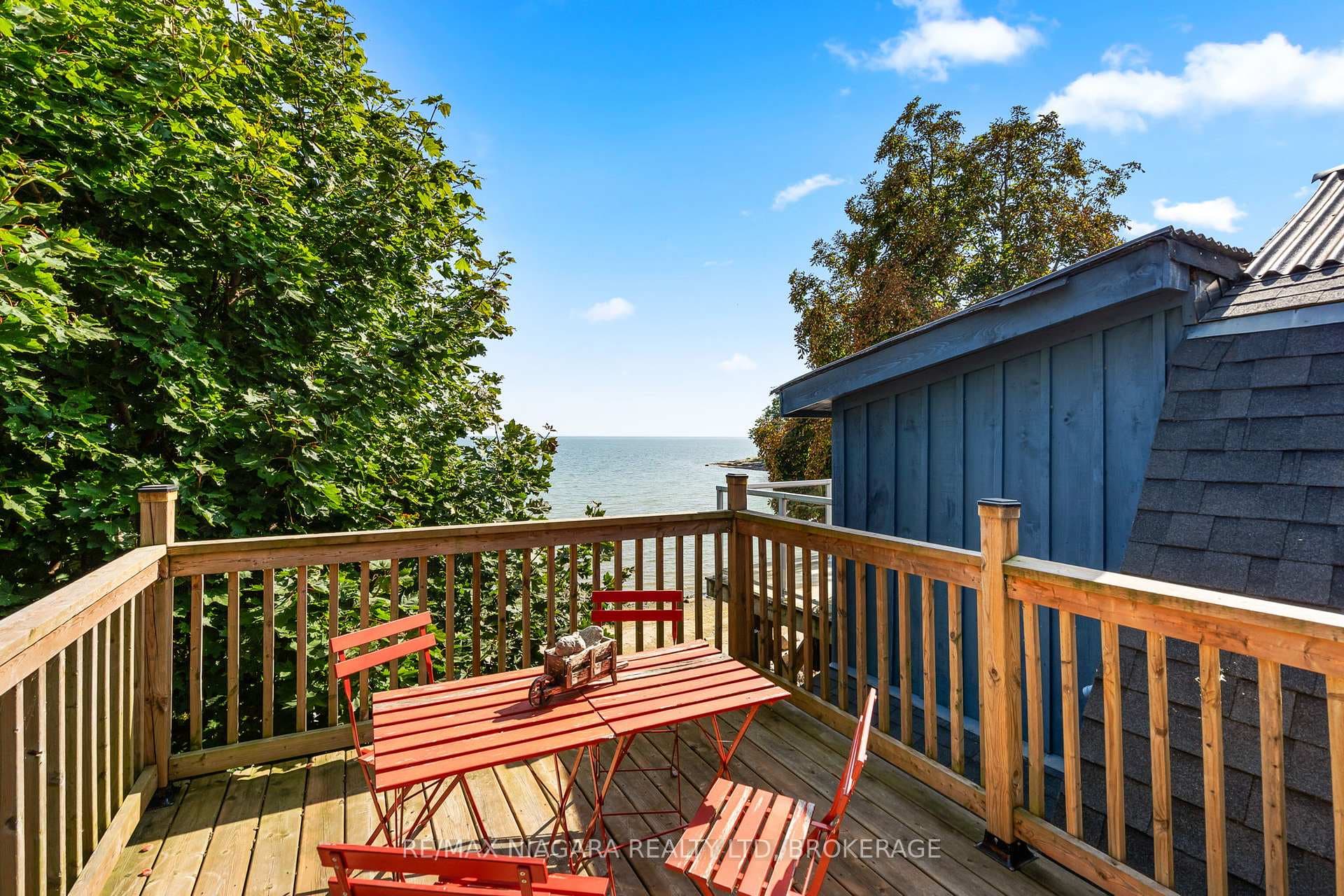 105 LIGHTHOUSE Drive photo 24