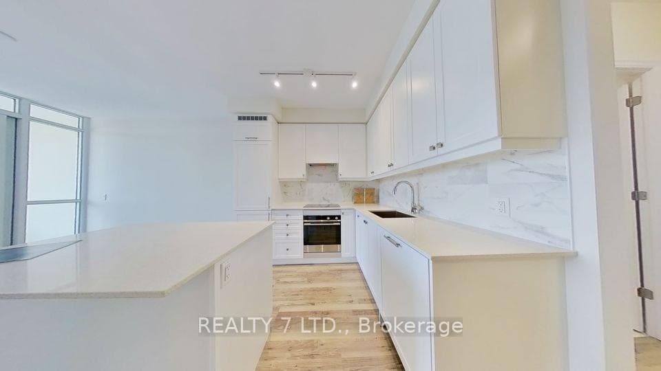9085 Jane Street Unit 619 photo 23
