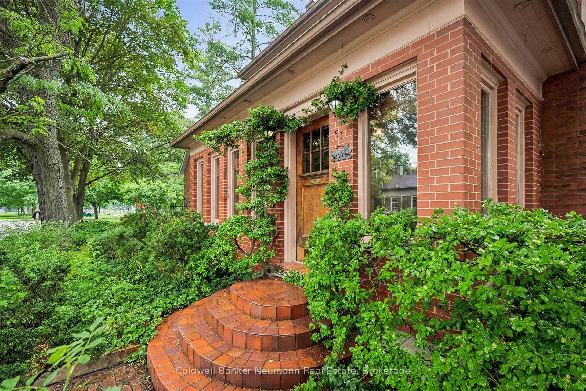 53 Hillcrest Drive photo 4