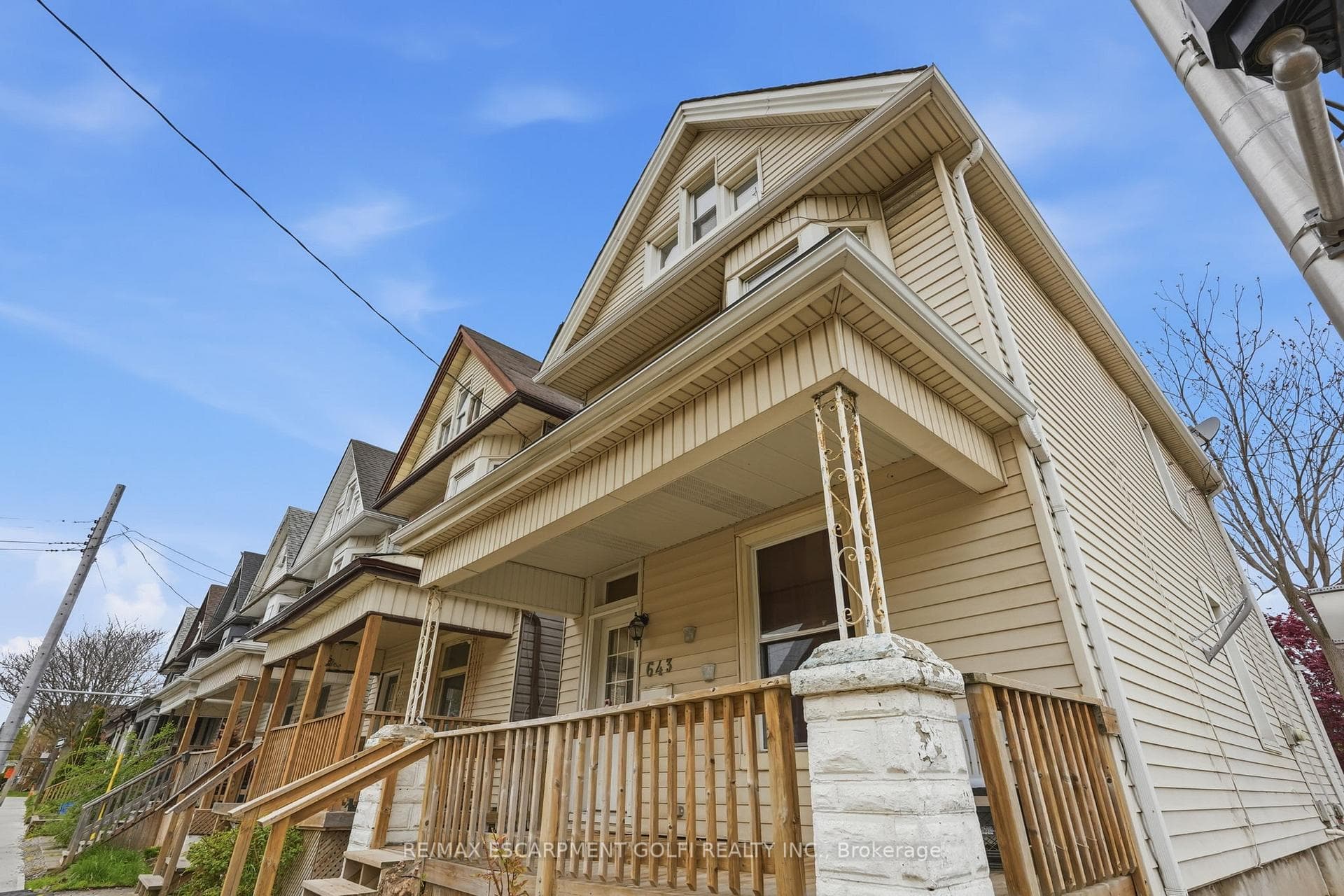 643 Wilson Street photo 3