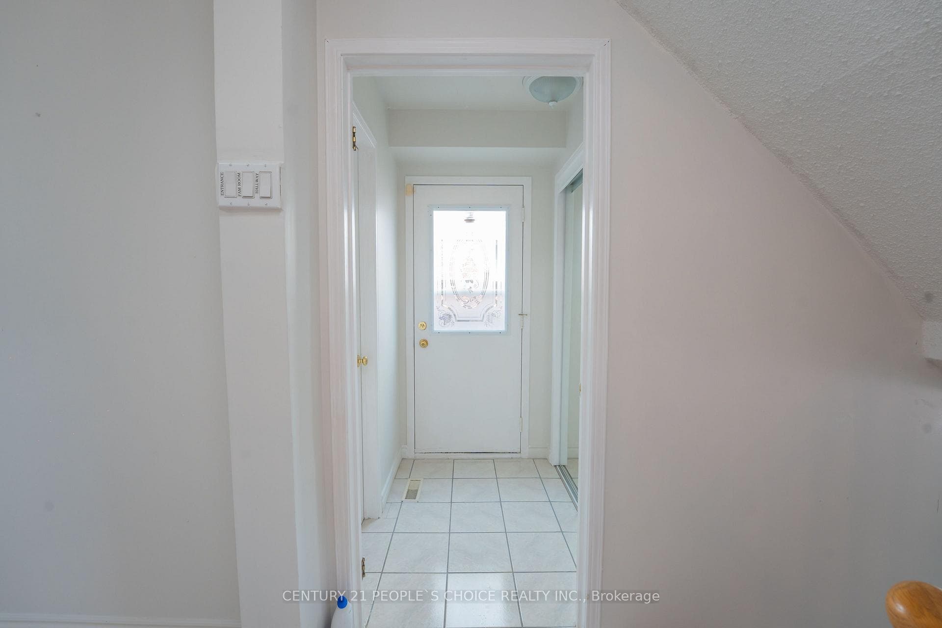 2247 Silverbirch Court photo 16