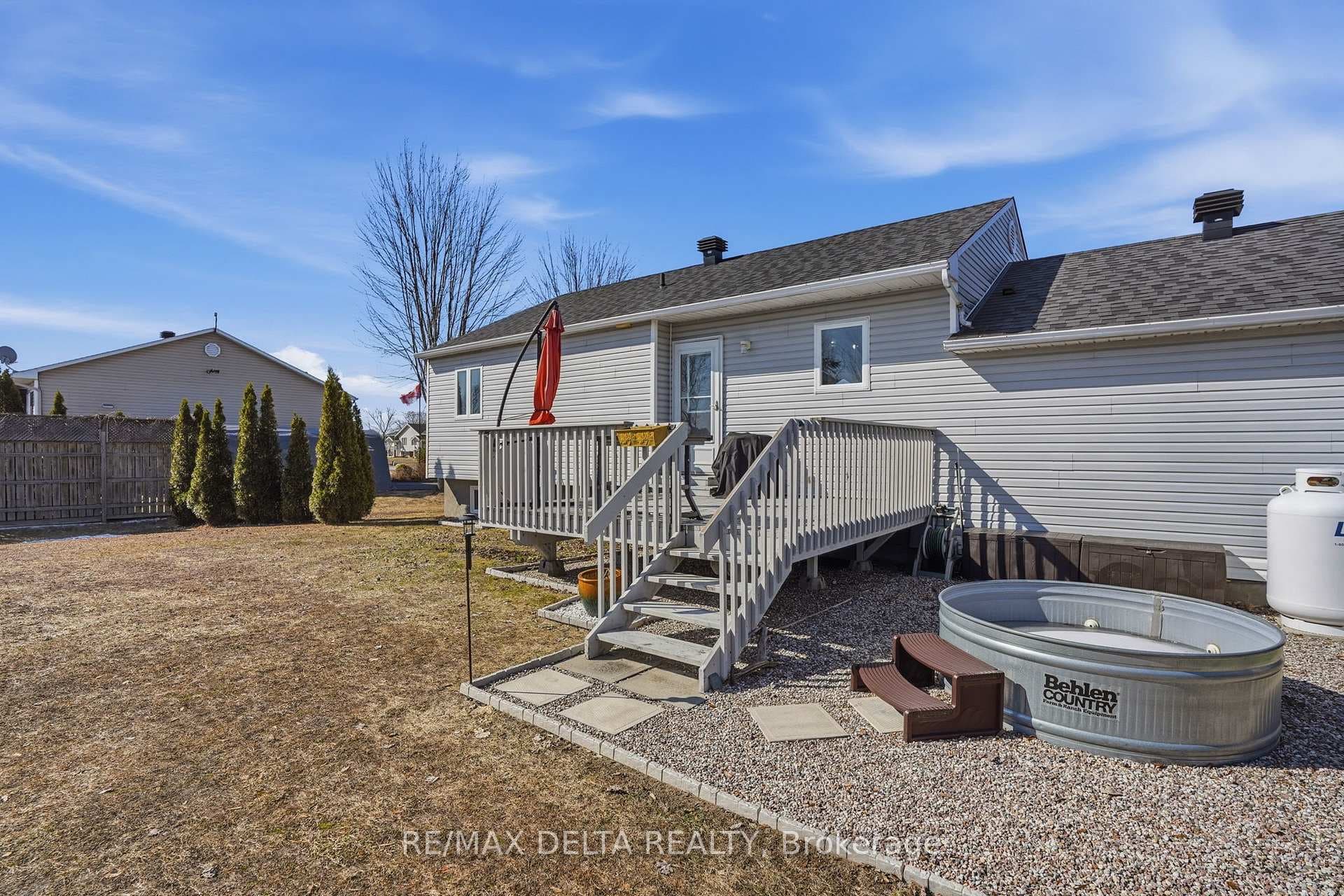 531 Devista Boulevard photo 28