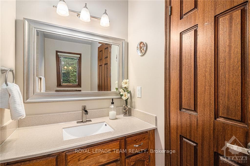 39 BELLEVIEW Drive photo 16
