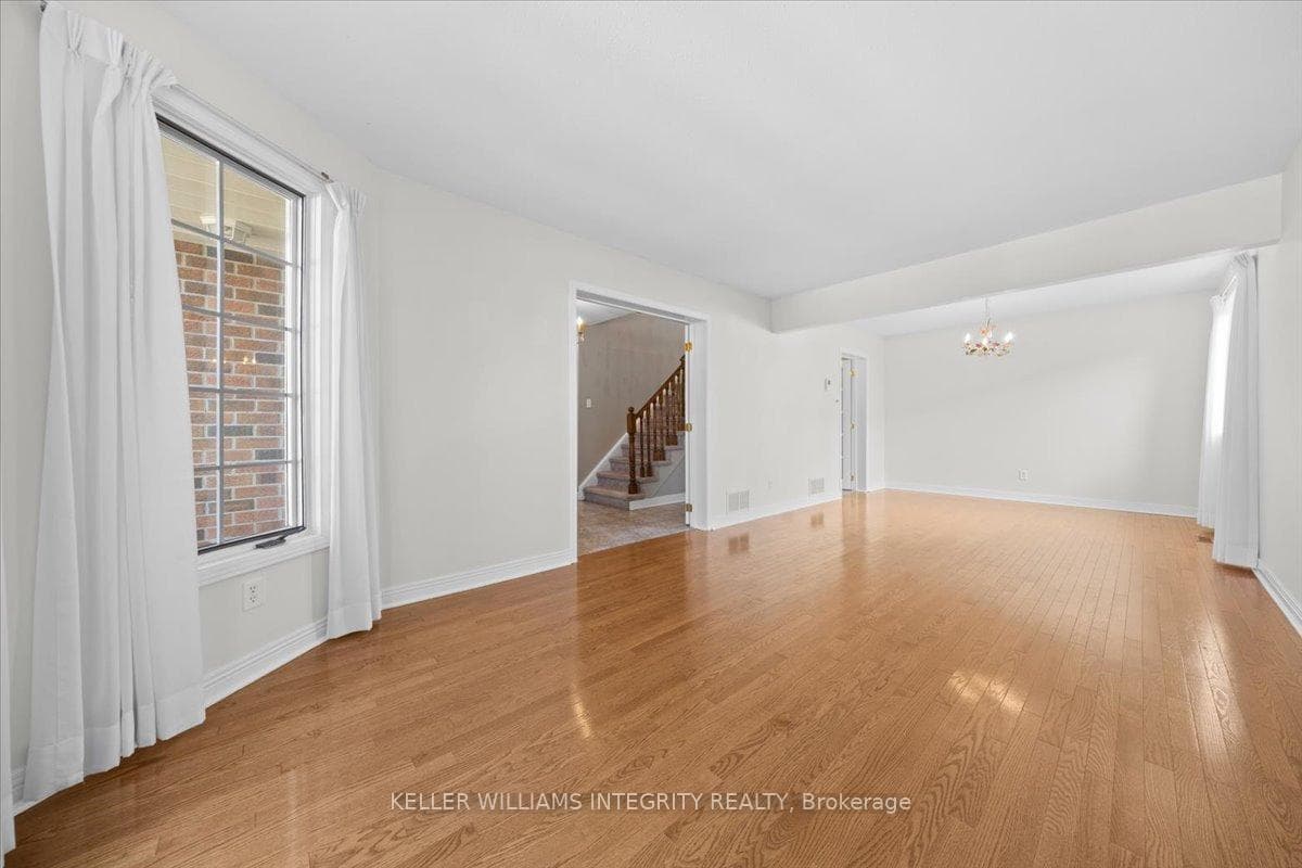 38 Thare Crescent photo 7