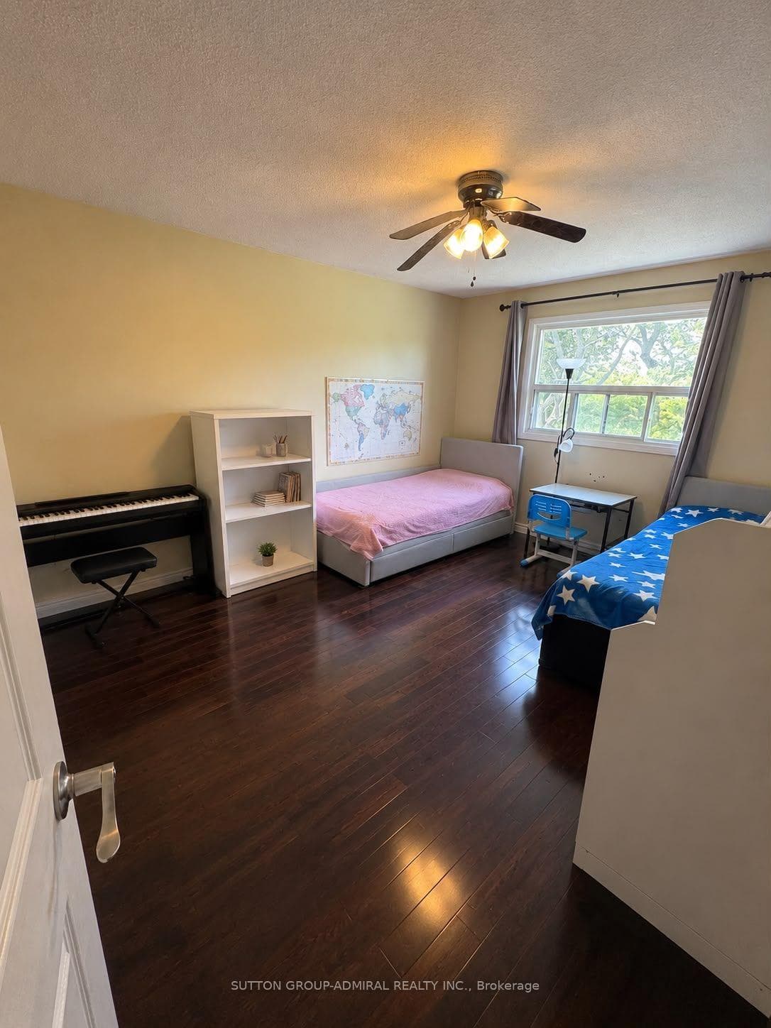 37 Royal Colwood Court Unit Upper Level photo 4