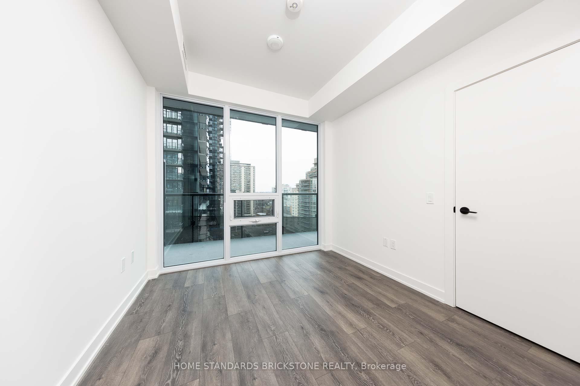 117 Broadway Avenue Unit 1105 photo 9