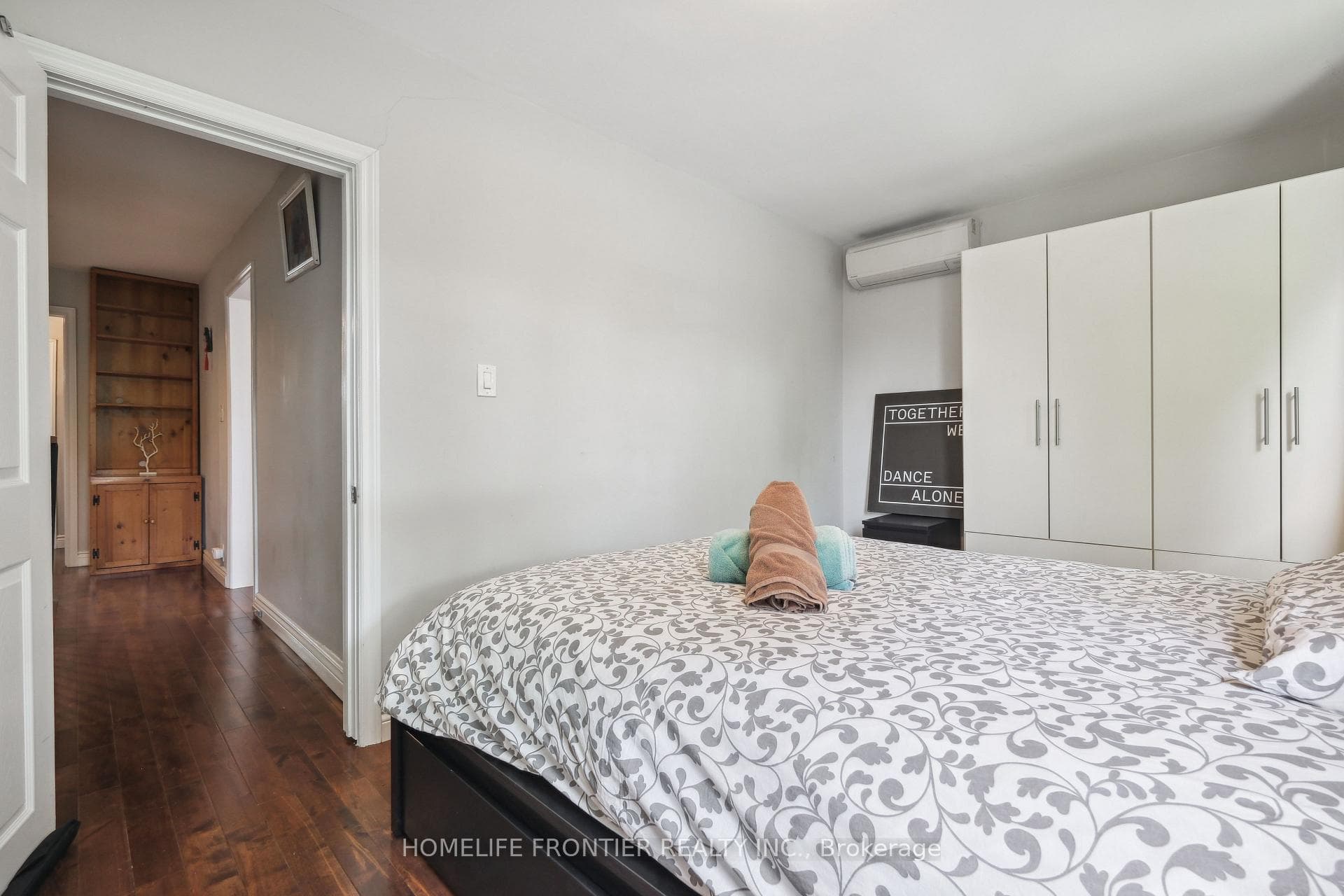122 Manning Avenue Unit Upper photo 10