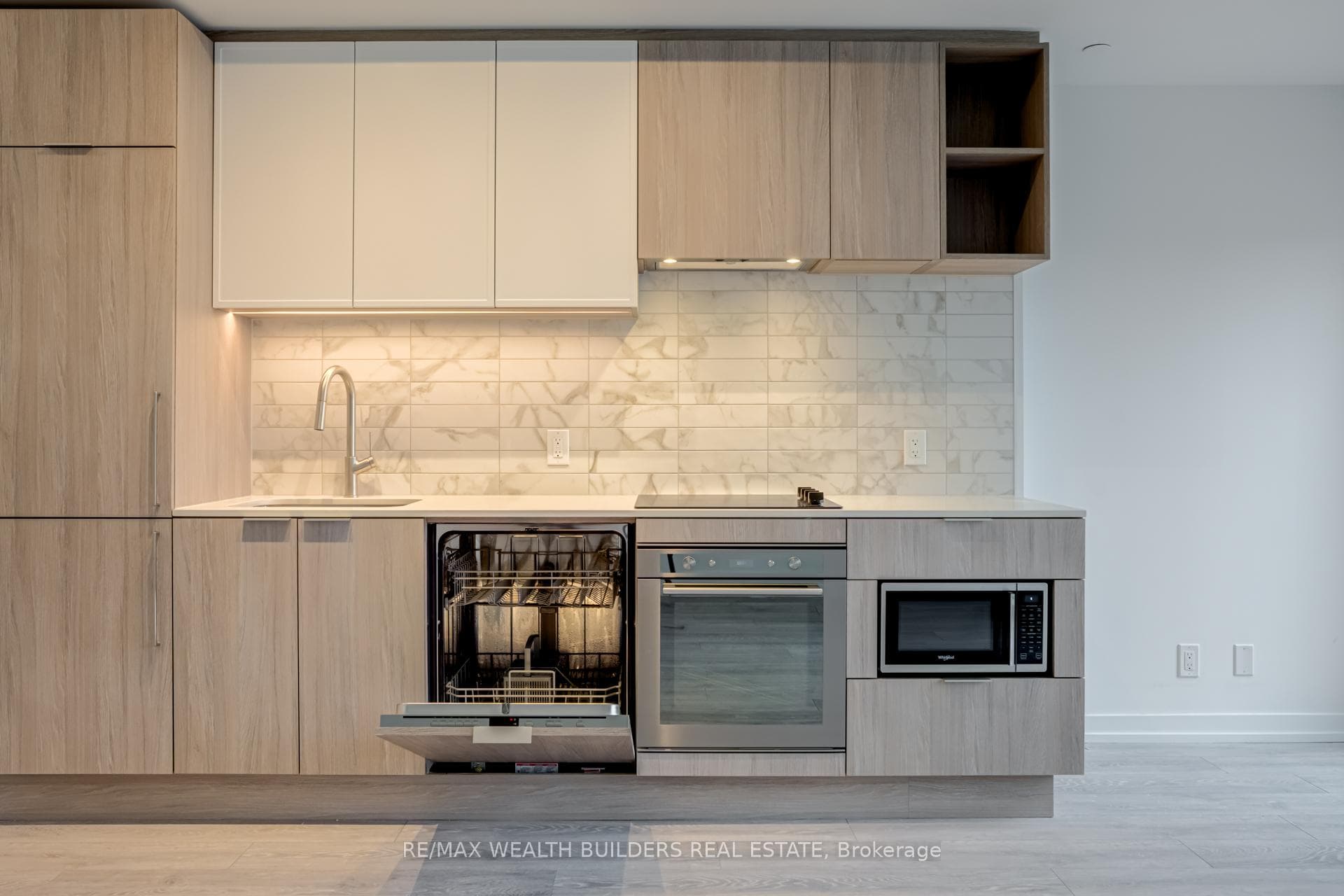 2020 Bathurst Street Unit 627 photo 16