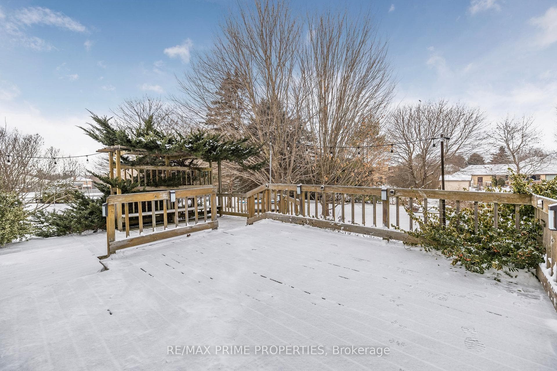 1630 Mount Albert Road photo 26