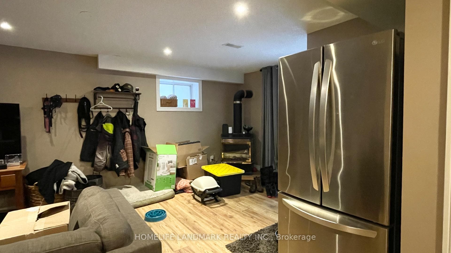 10 Summerset Drive Unit Lower photo 6