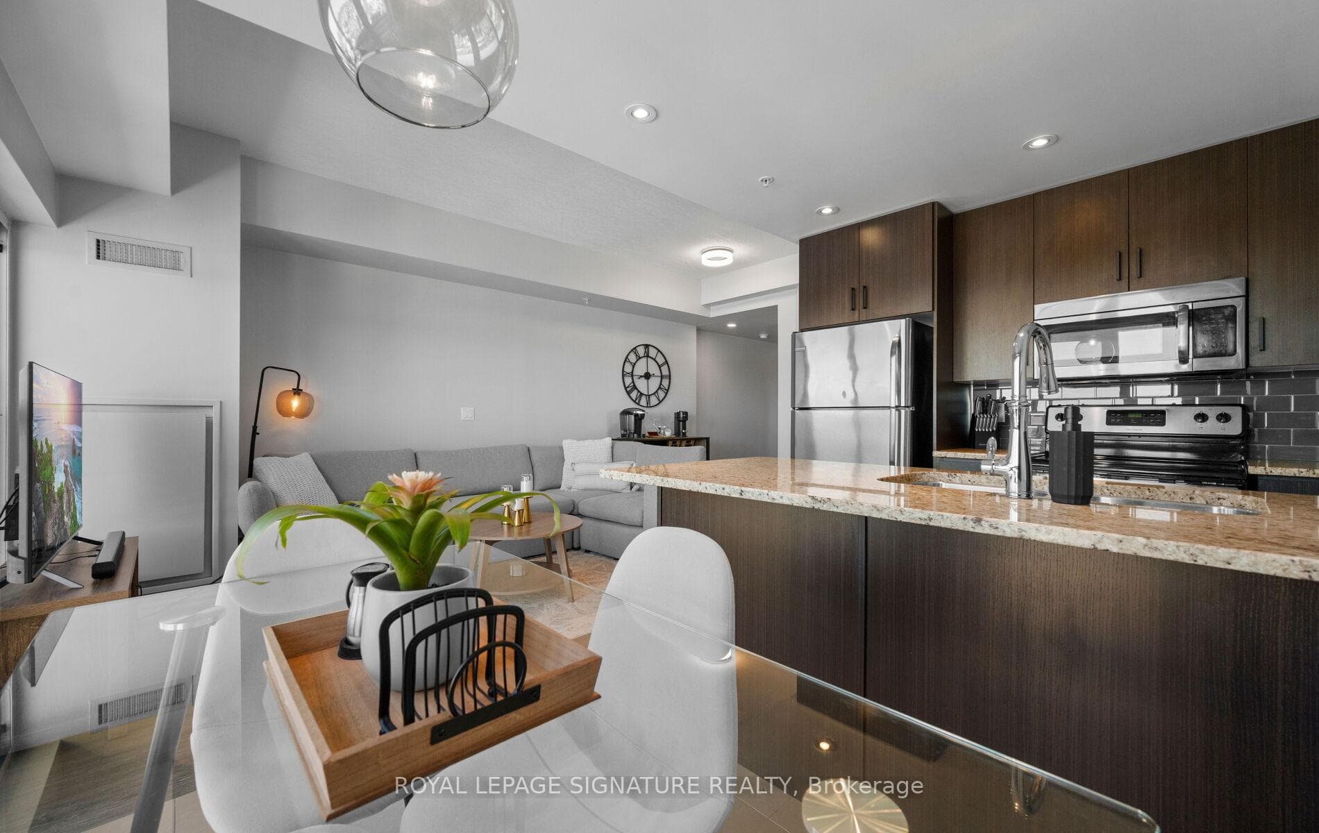 Great Floor plan for Entertaining!