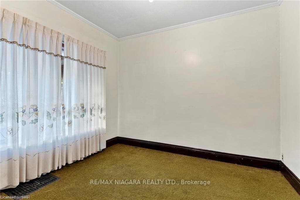 5406 Maple Street photo 9