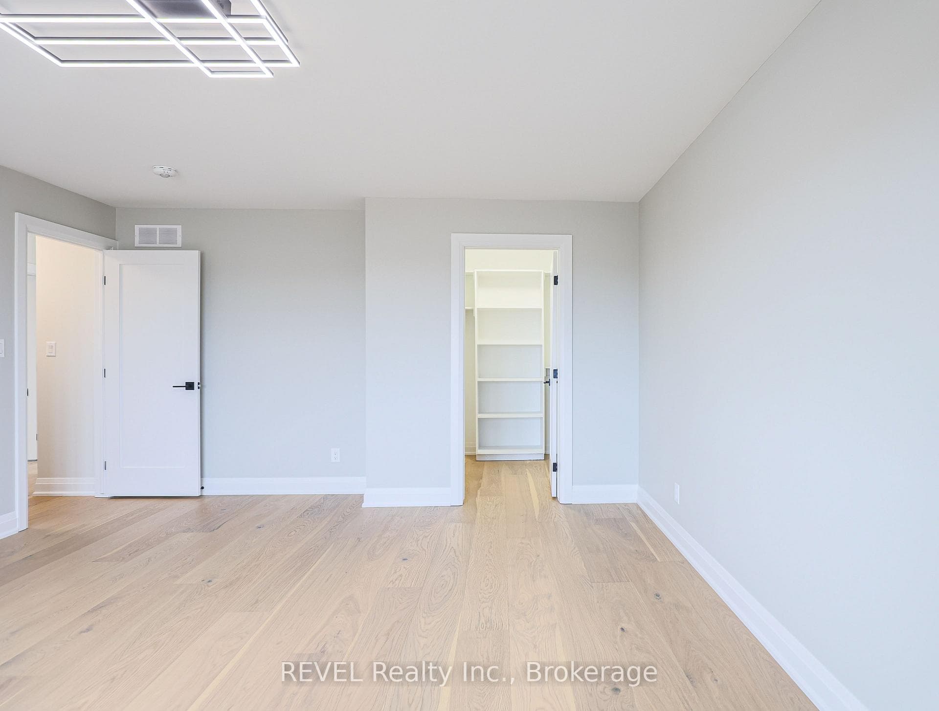 111 Acacia Road photo 28