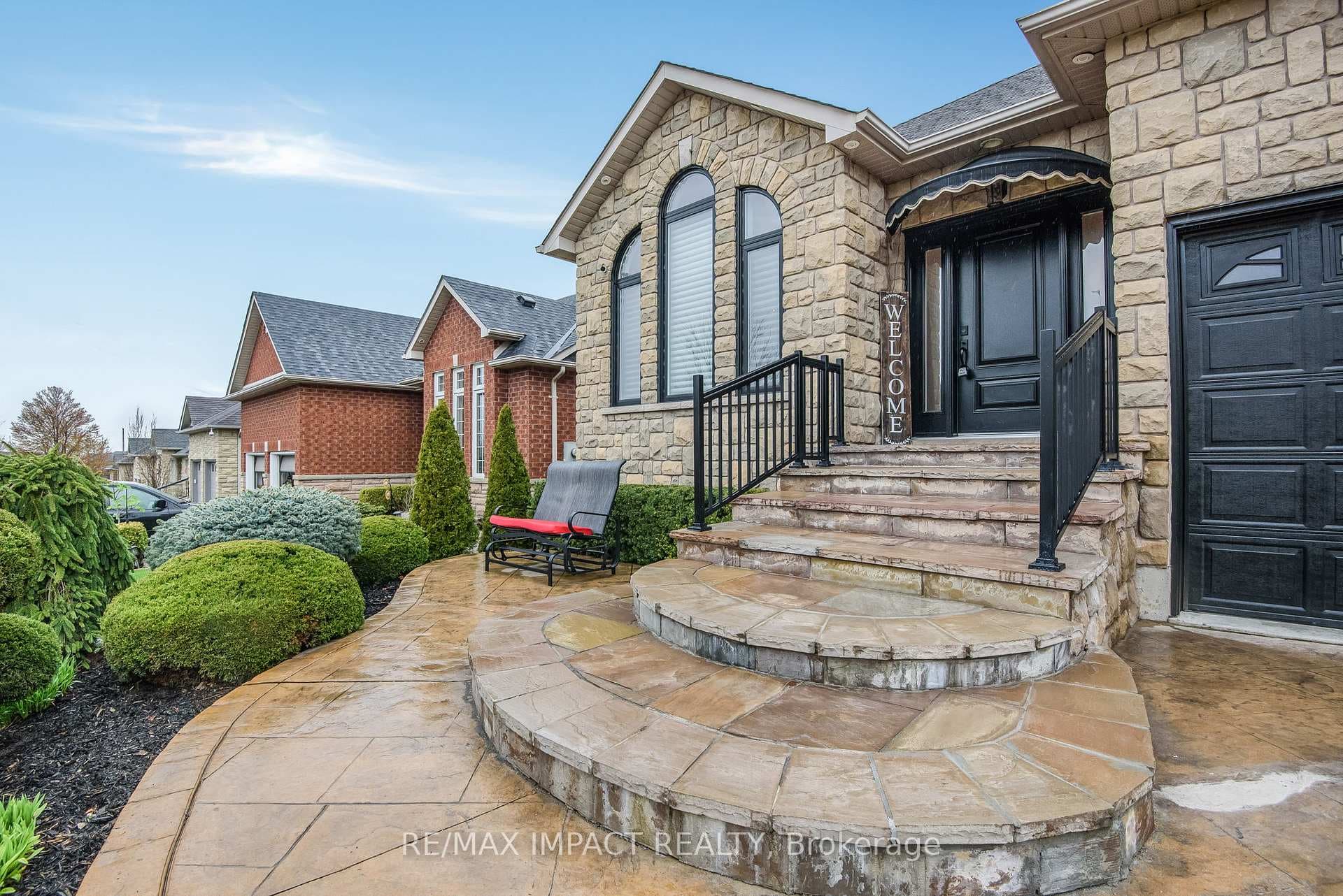 896 Hinterland Drive photo 3