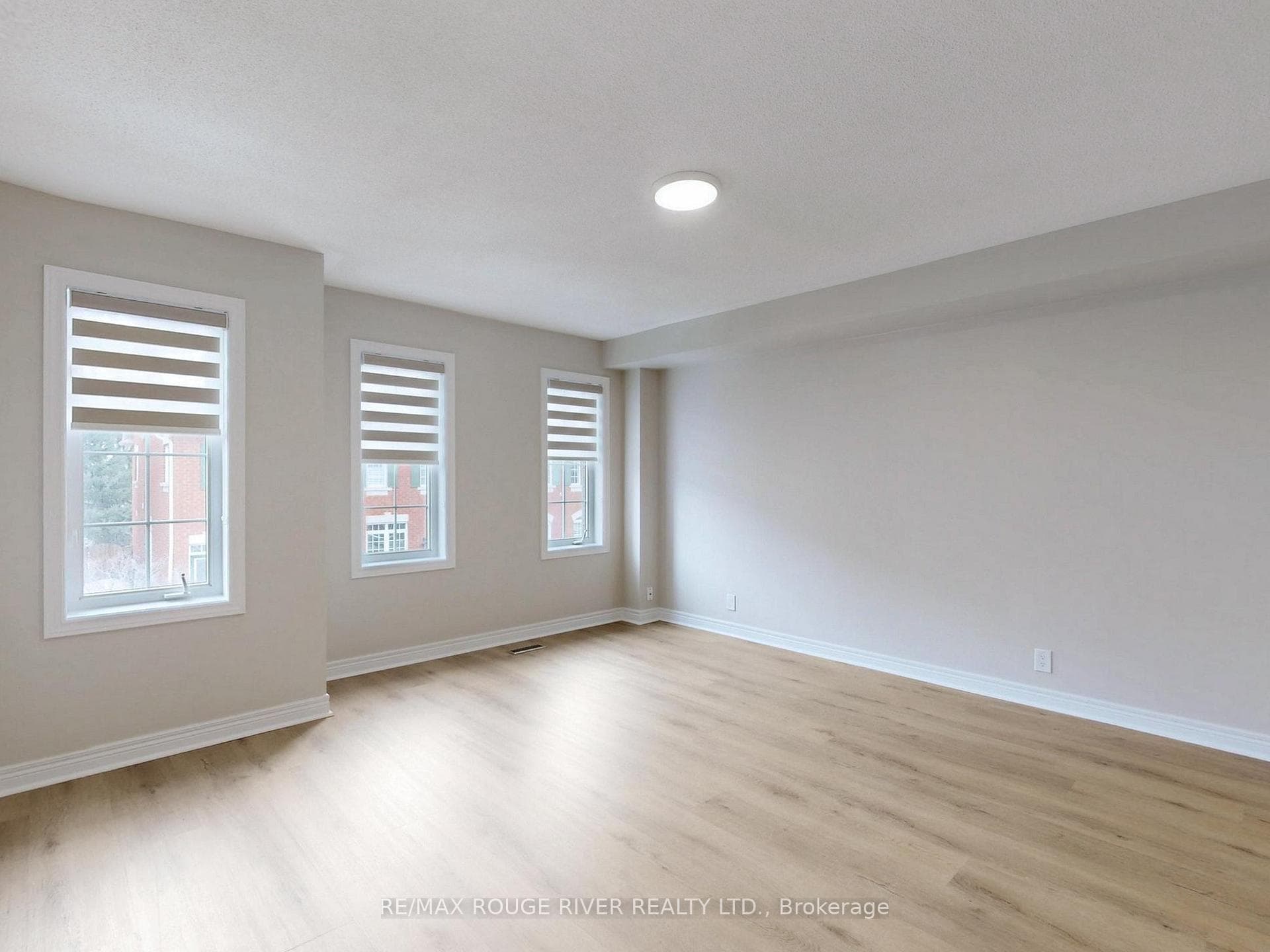 1330 Altona Road Unit 11 photo 15