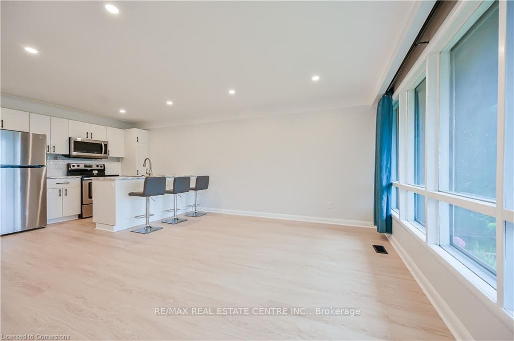 738 Mohawk Road Unit Upper photo 2