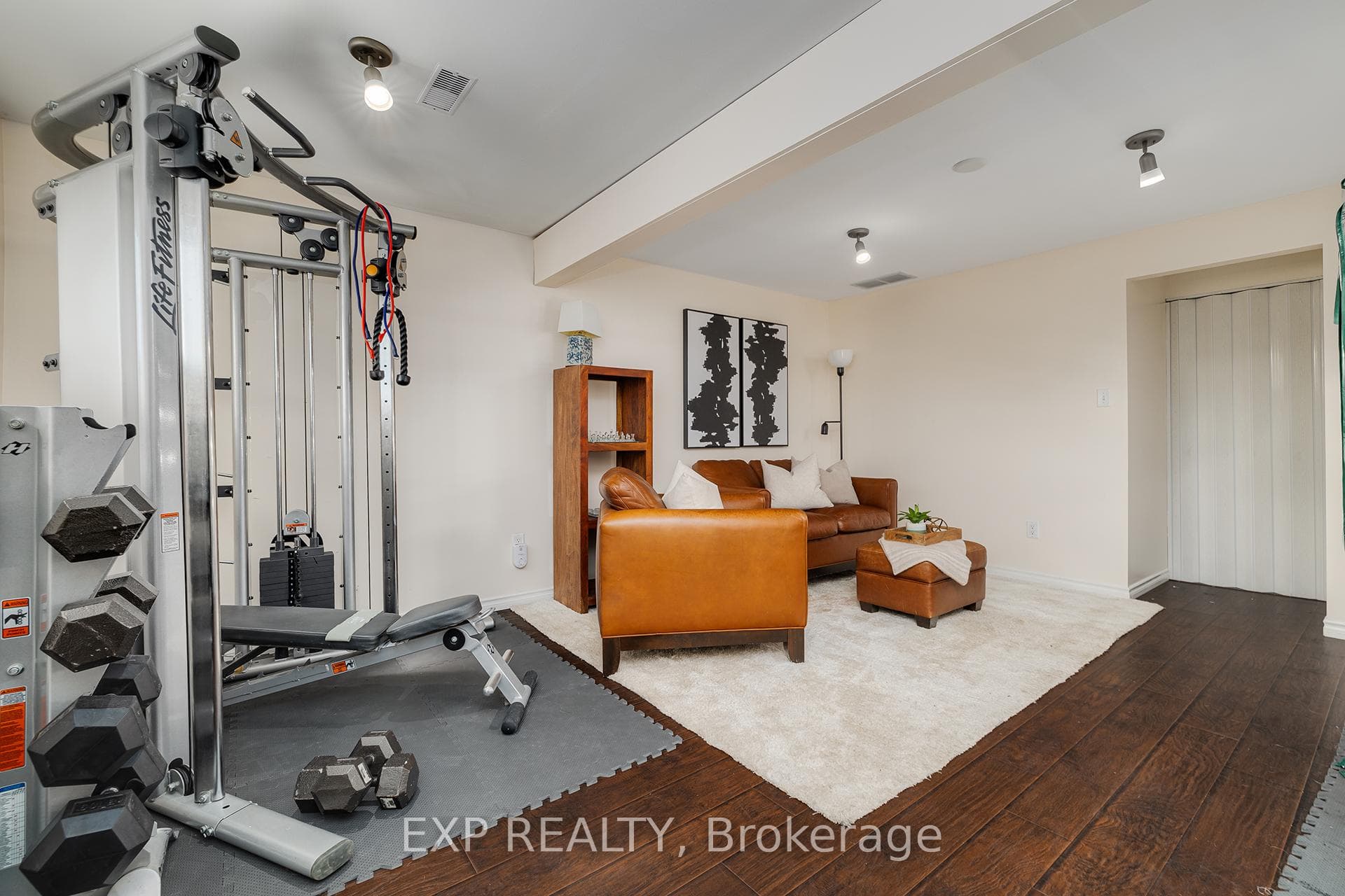 8 Holly Court photo 16