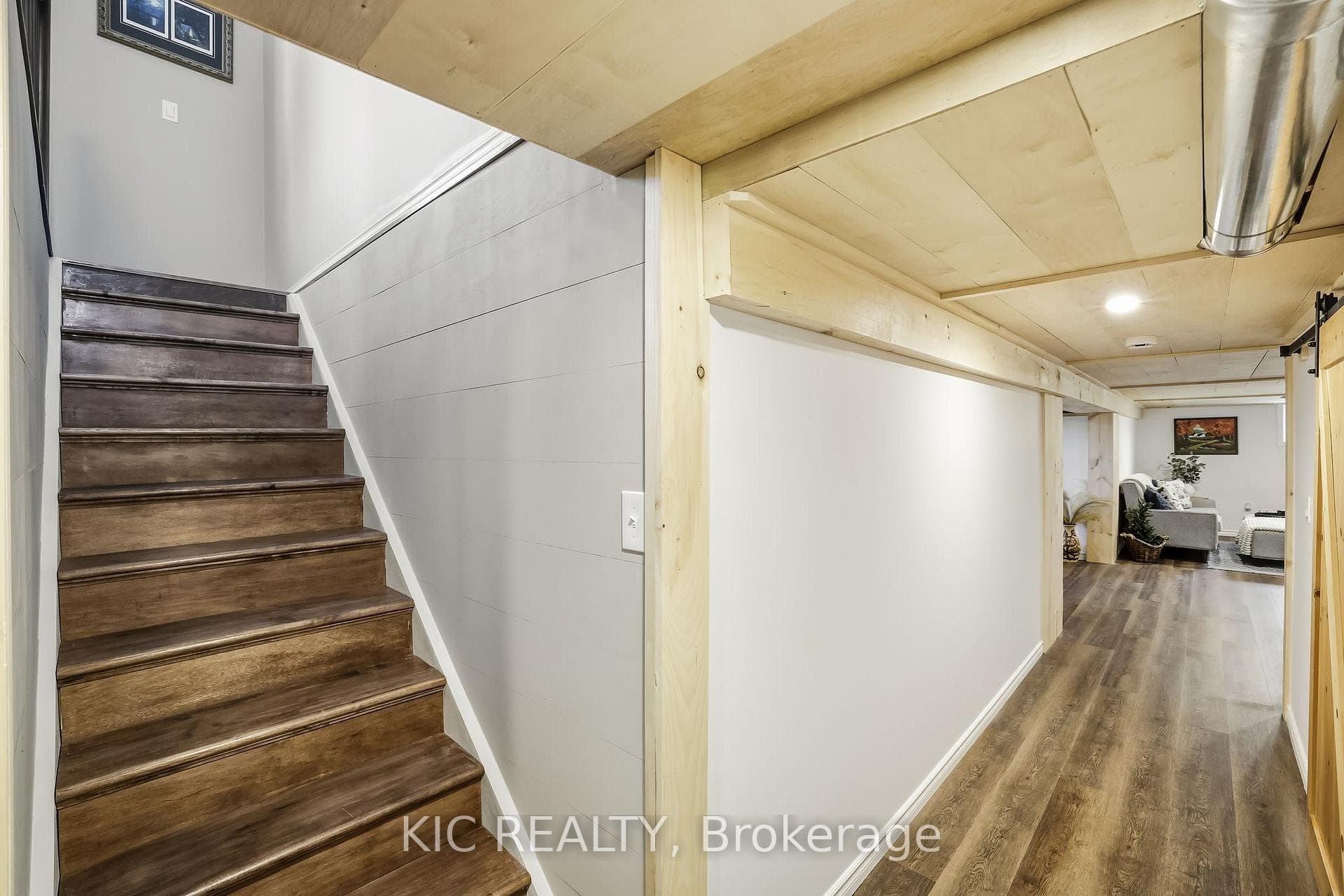 327 Rutherford Road photo 29