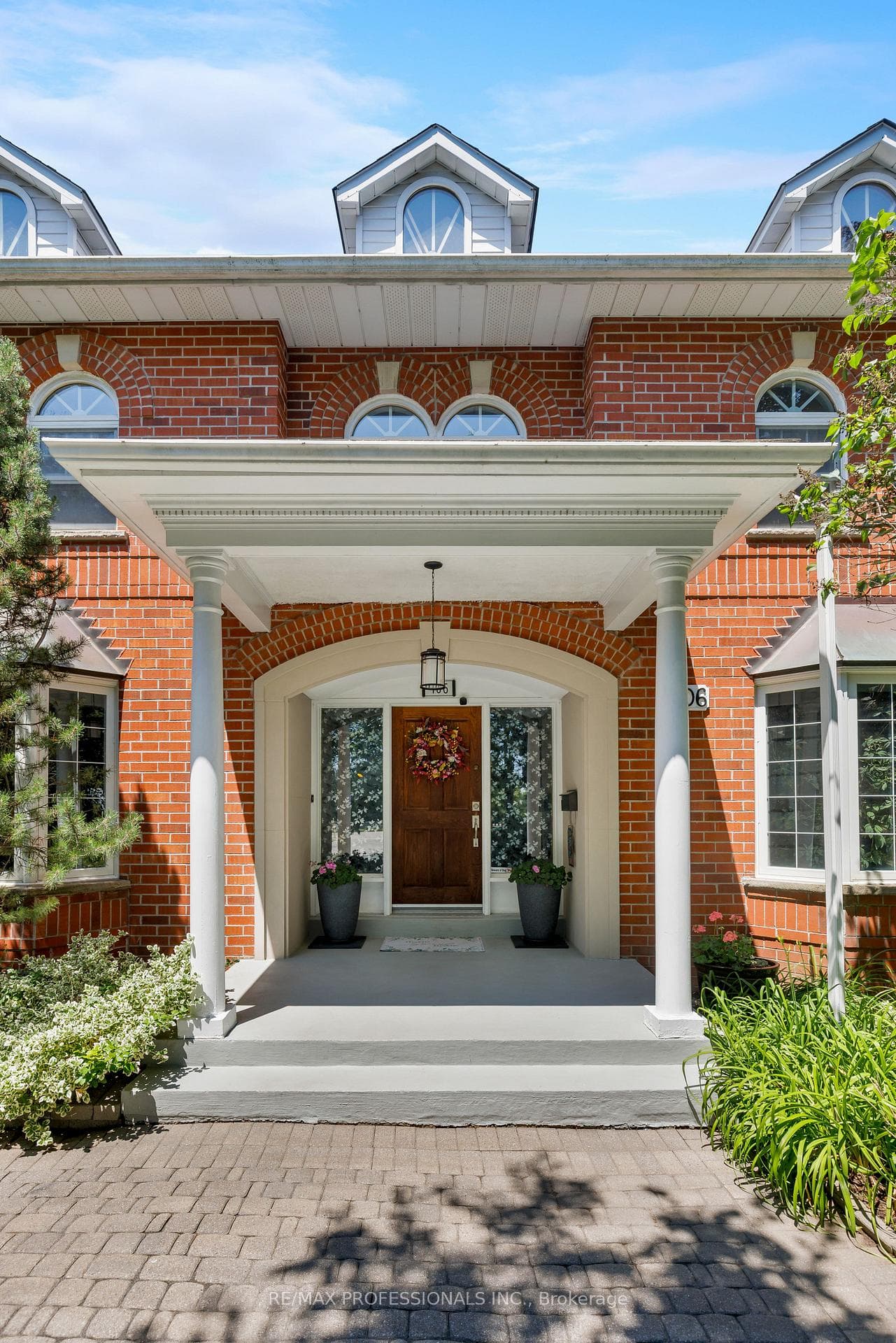 106 Rathburn Road photo 6