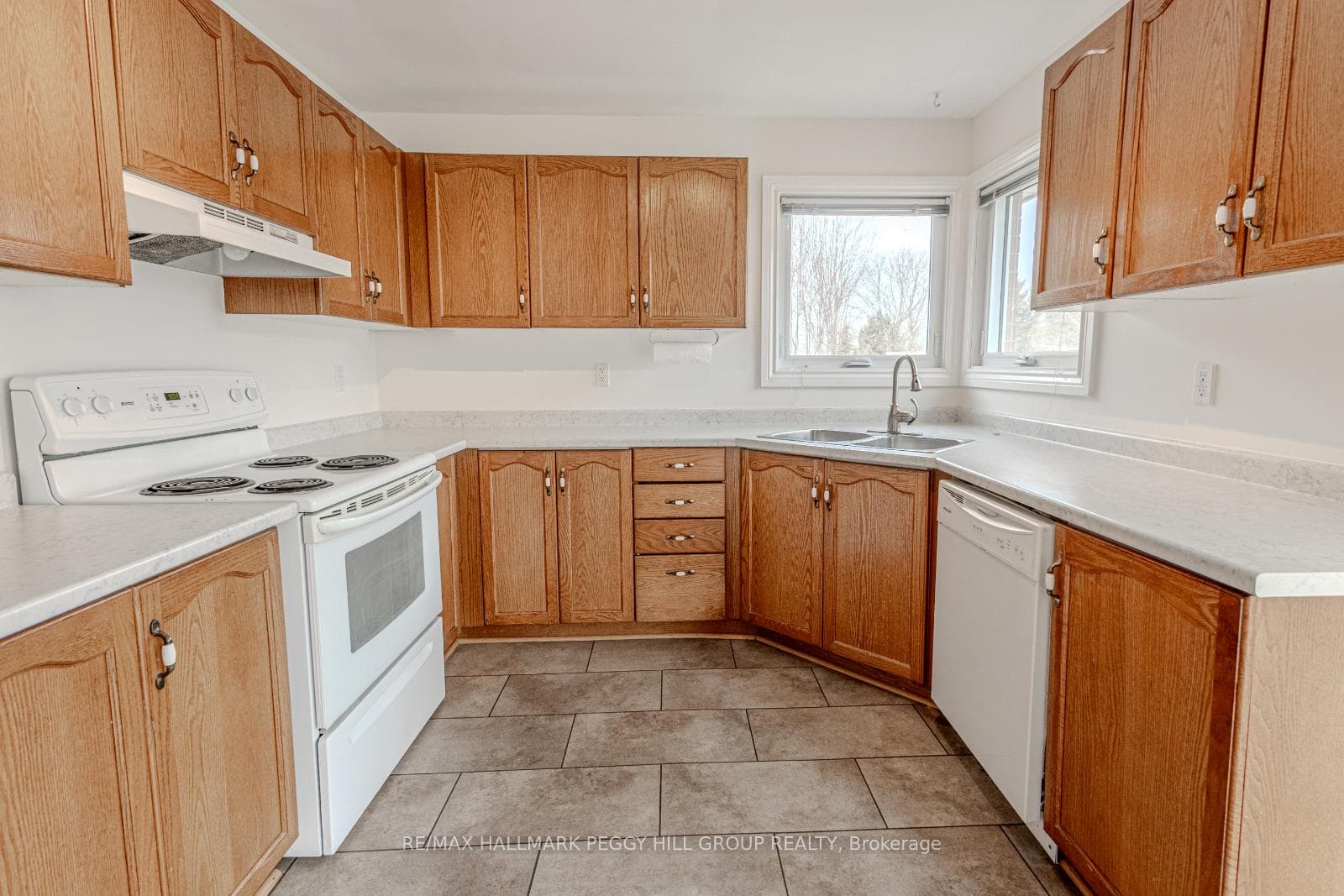 70 Hurst Drive photo 4