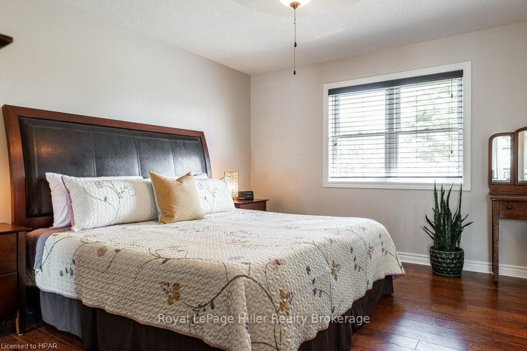 4433 HOLMES Drive photo 20