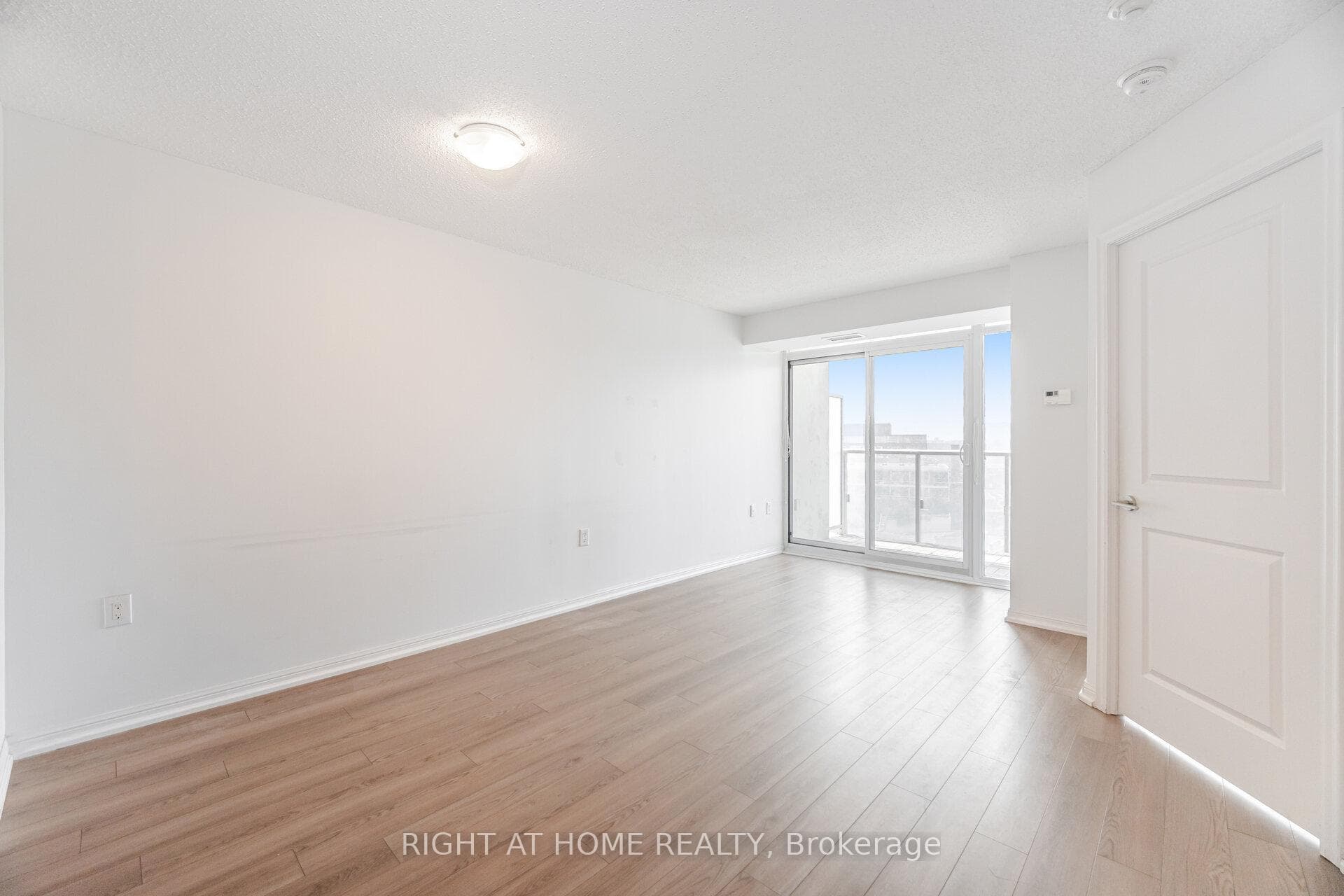 125 Western Battery Road Unit 1112 photo 12