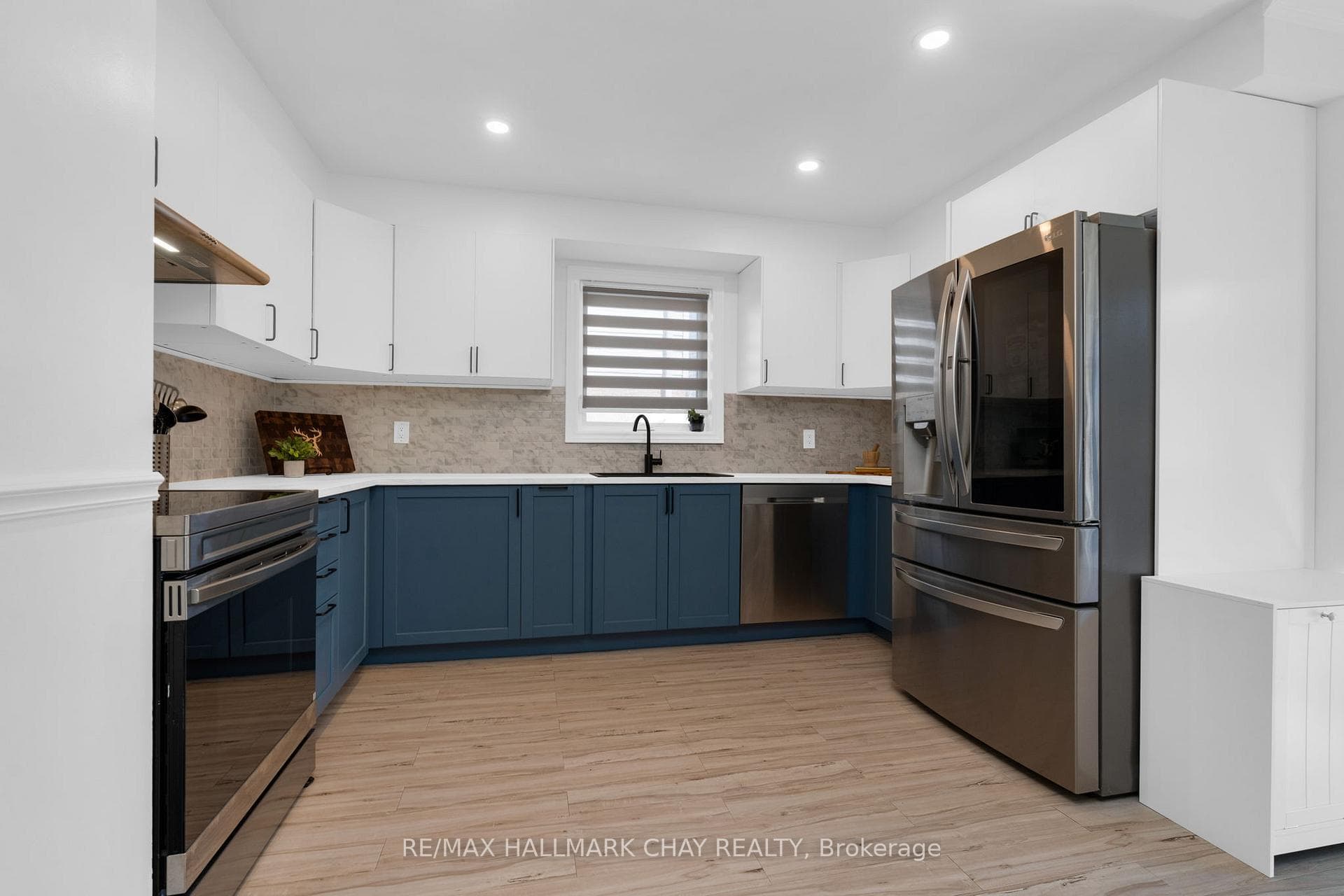Eat In Kitchen, Breakfast Area, Sliding Doors W/O
