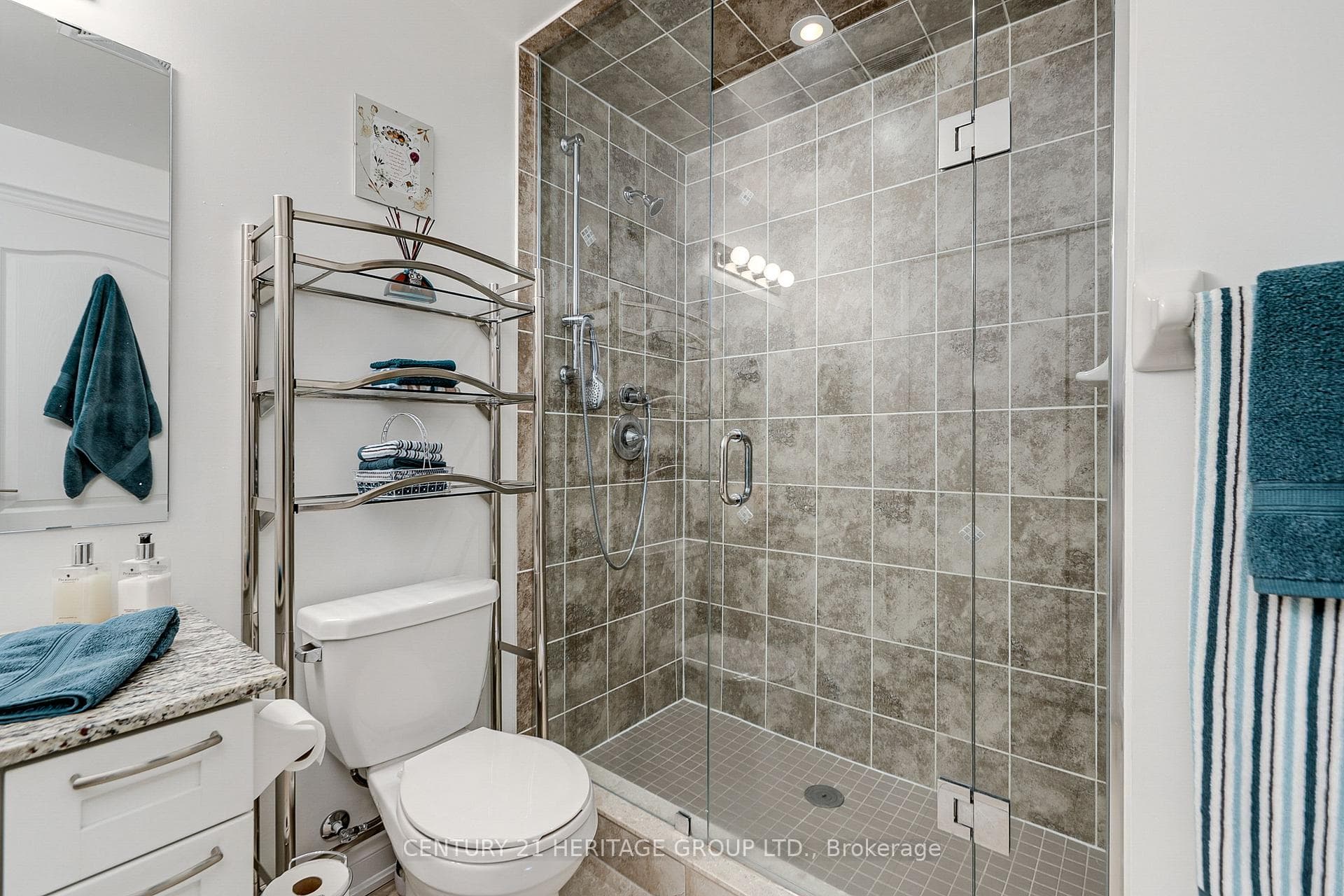 40 Ferndale Drive Unit 111 photo 17