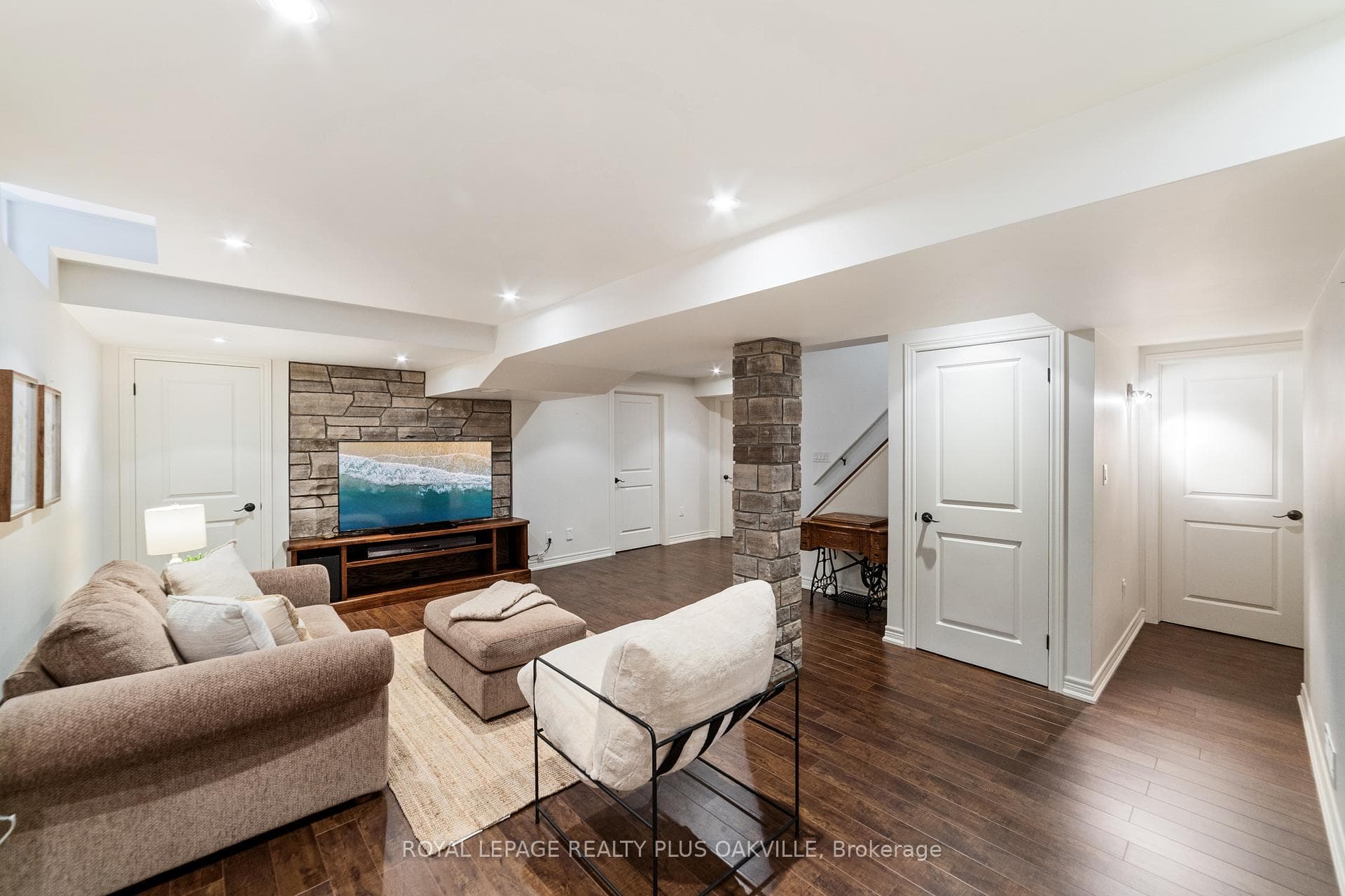 42 Fellowes Crescent photo 32