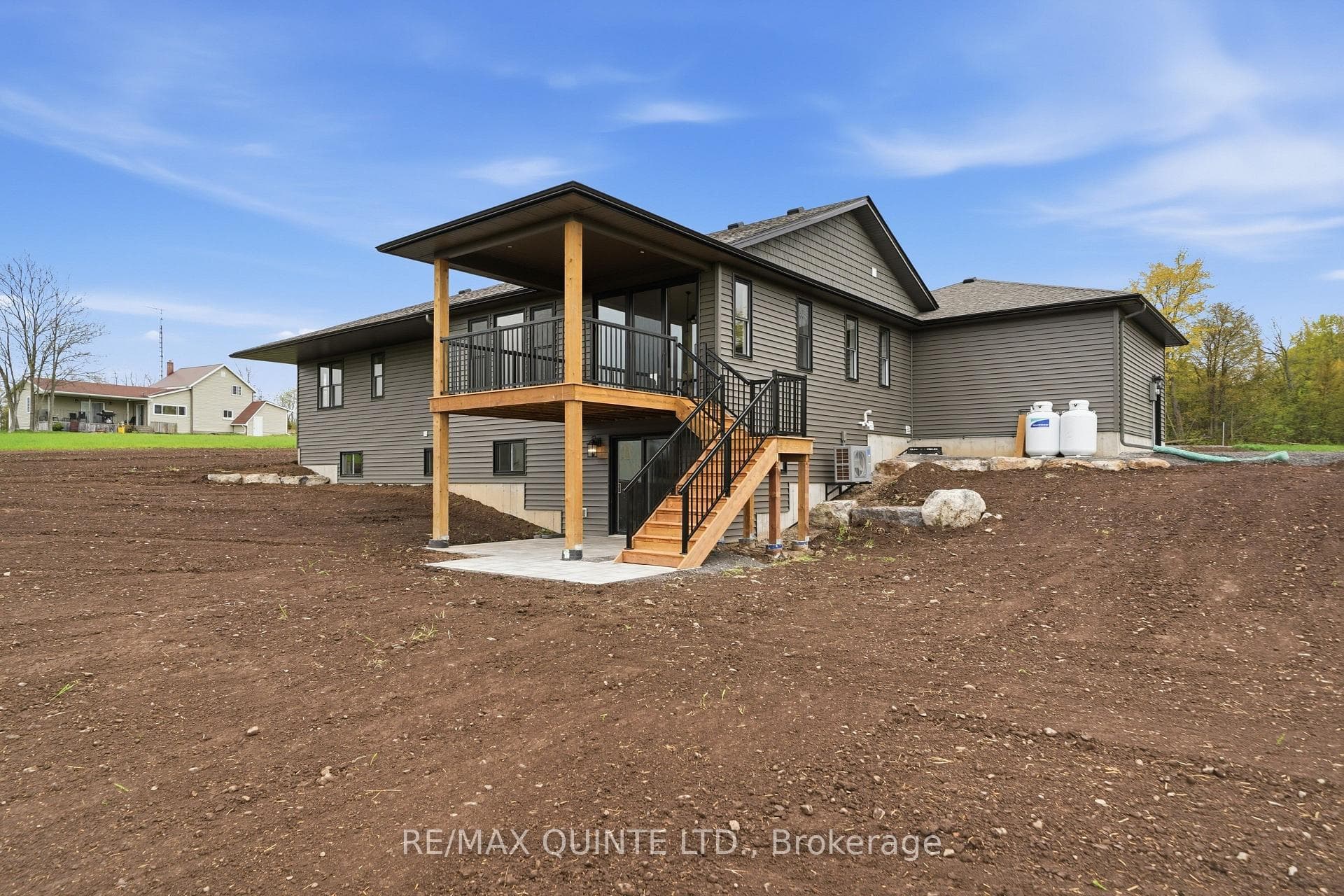 2501 Harmony Road photo 38