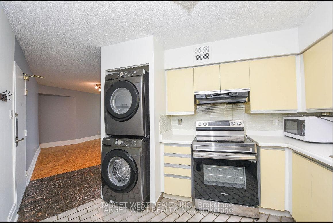 250 queens Quay Unit 1903 photo 9