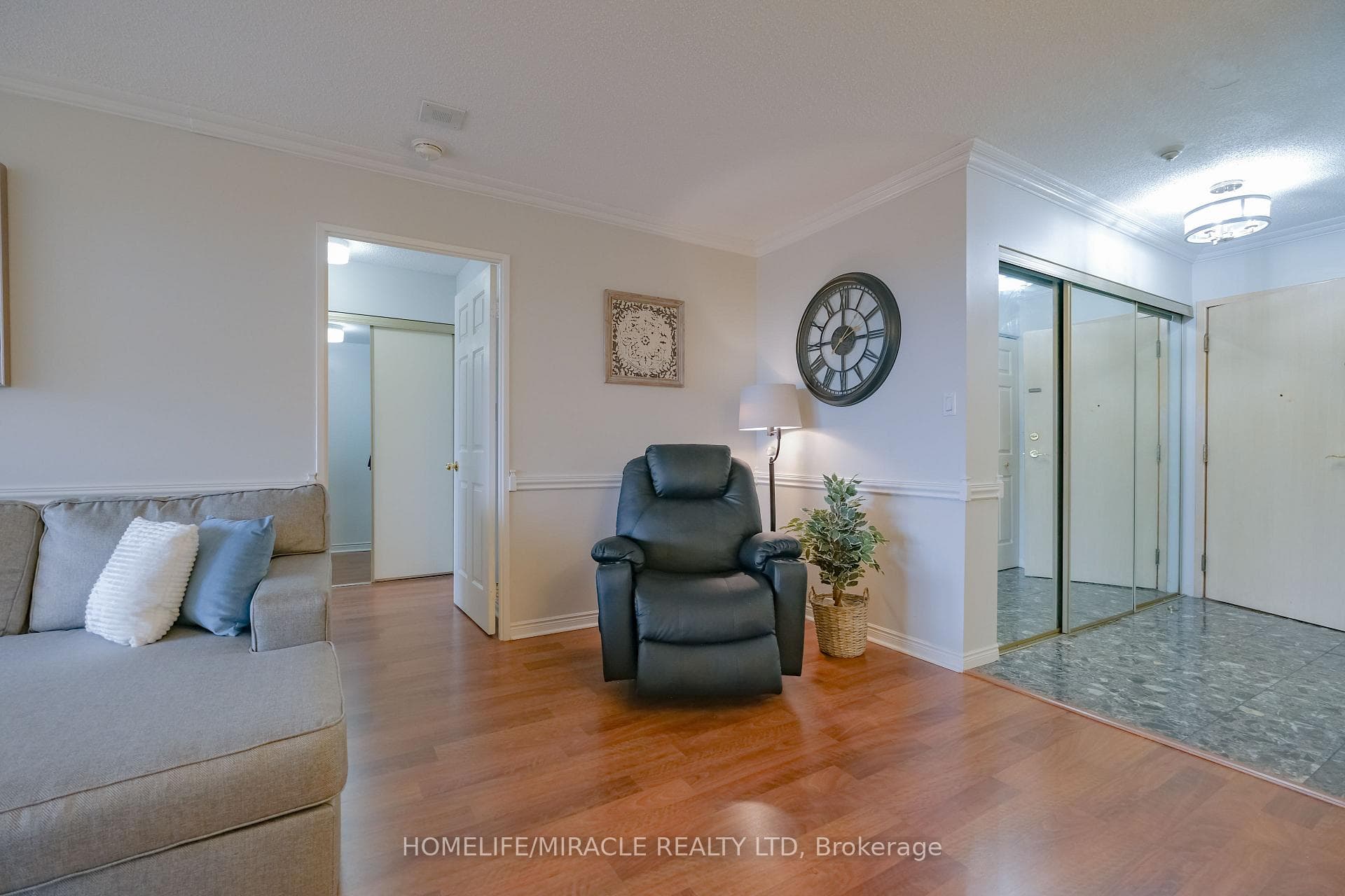 20 Guildwood Parkway Unit 602 photo 7