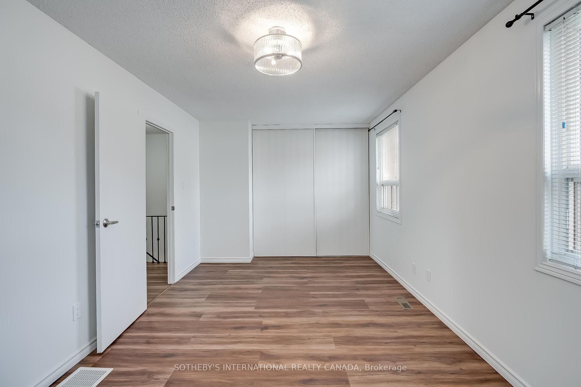 1055 Shawnmarr Road Unit 203 photo 15