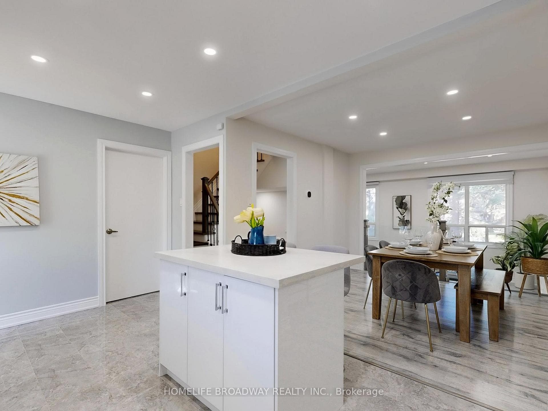 109 Poplar Crescent photo 11