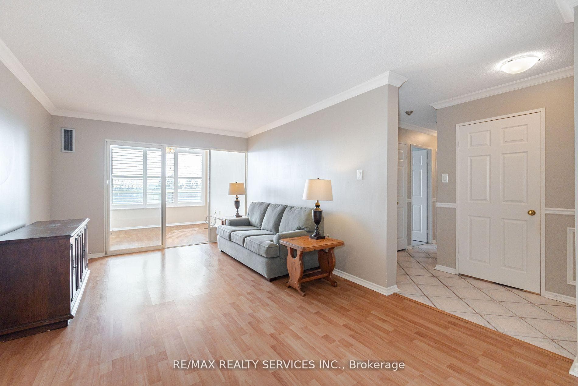 20 Cherrytree Drive Unit 411 photo 9