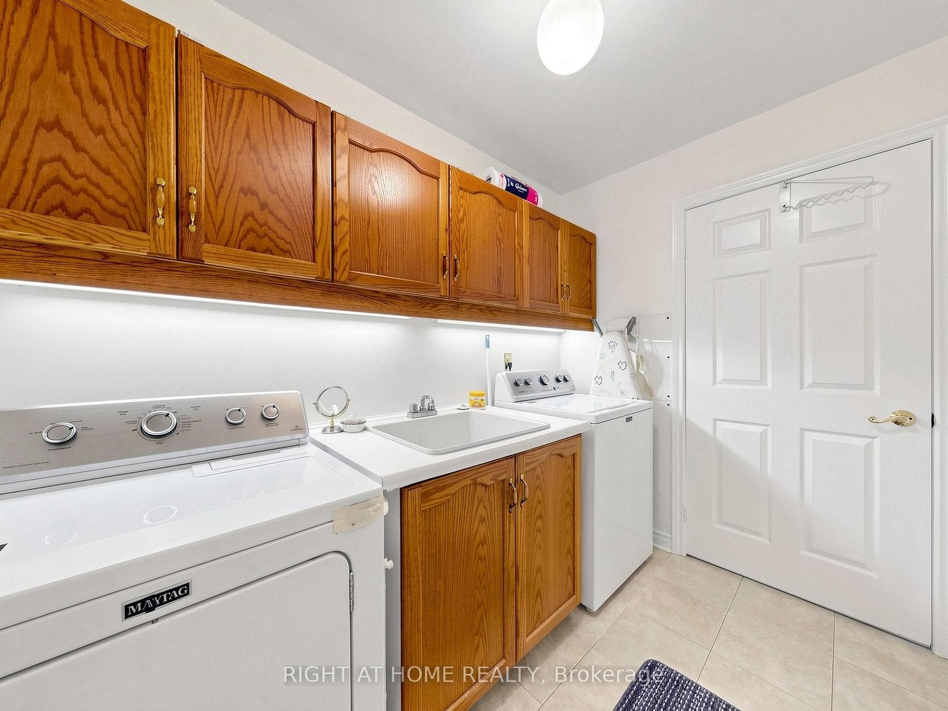 75 Quaker Village Drive photo 18