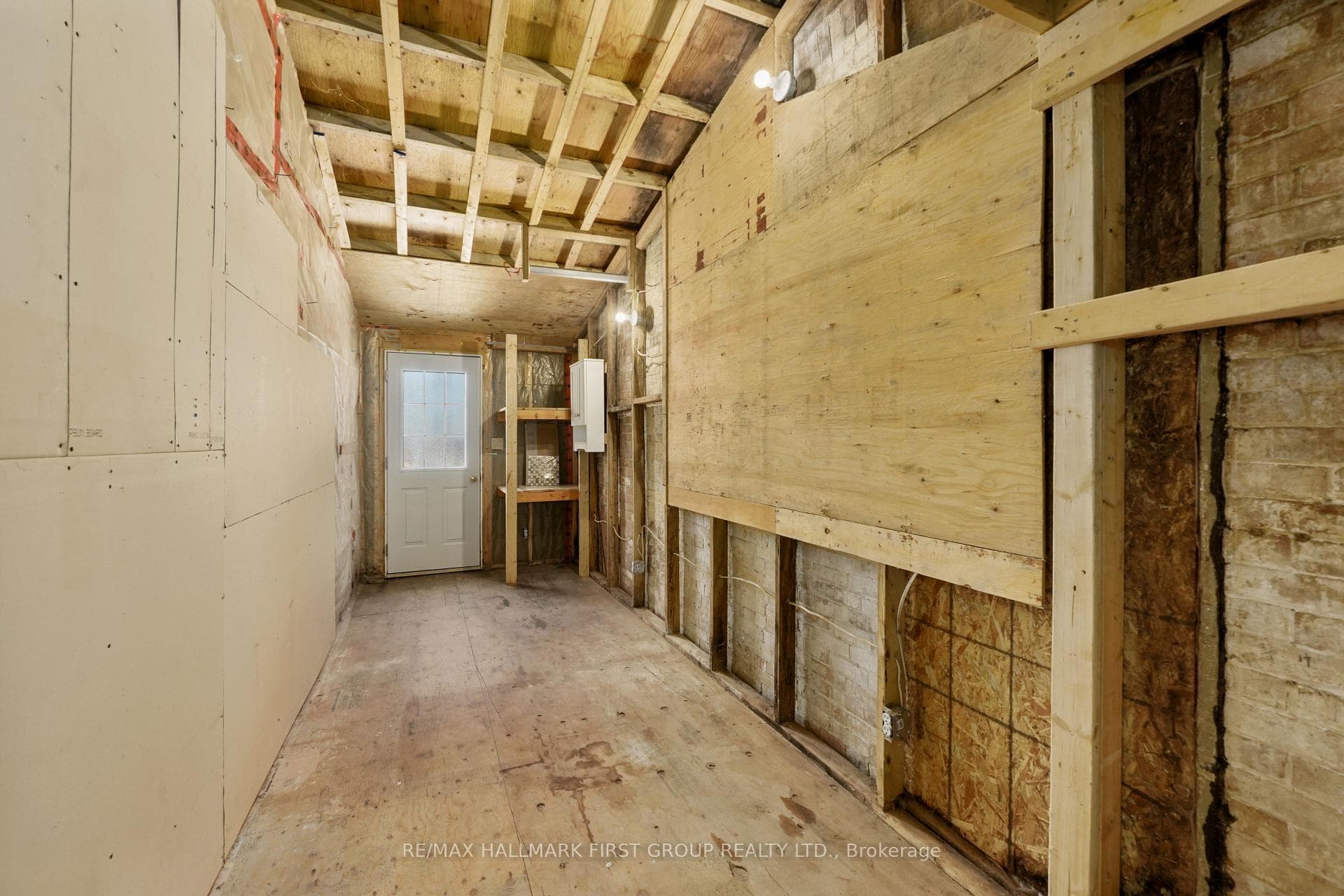 274 Ridout Street photo 31