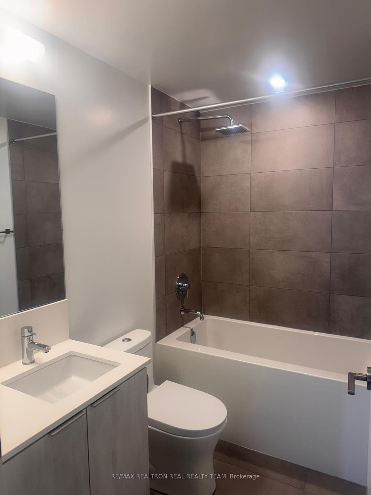 8 Wellesley Street Unit 607 photo 29