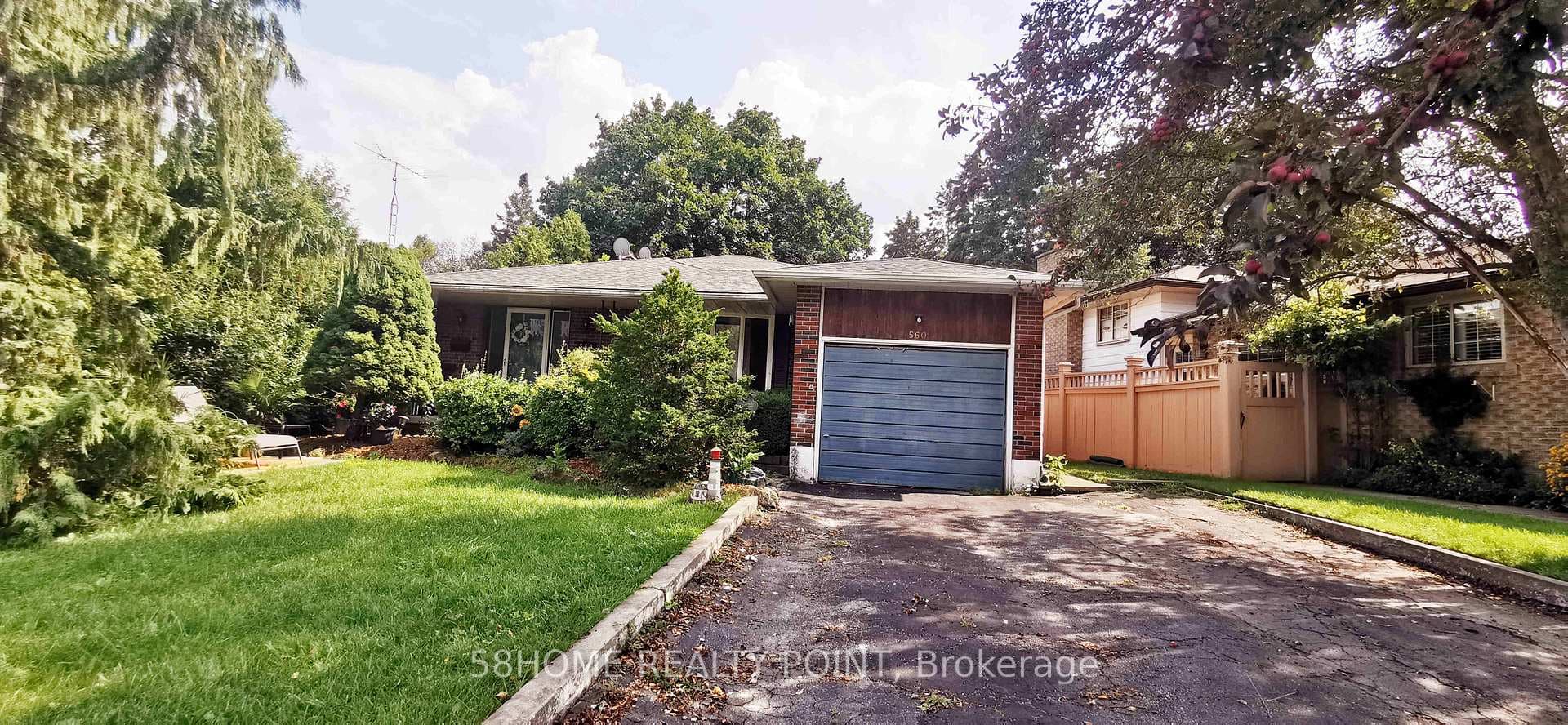 560 Arnhem Drive Unit Lower photo 1