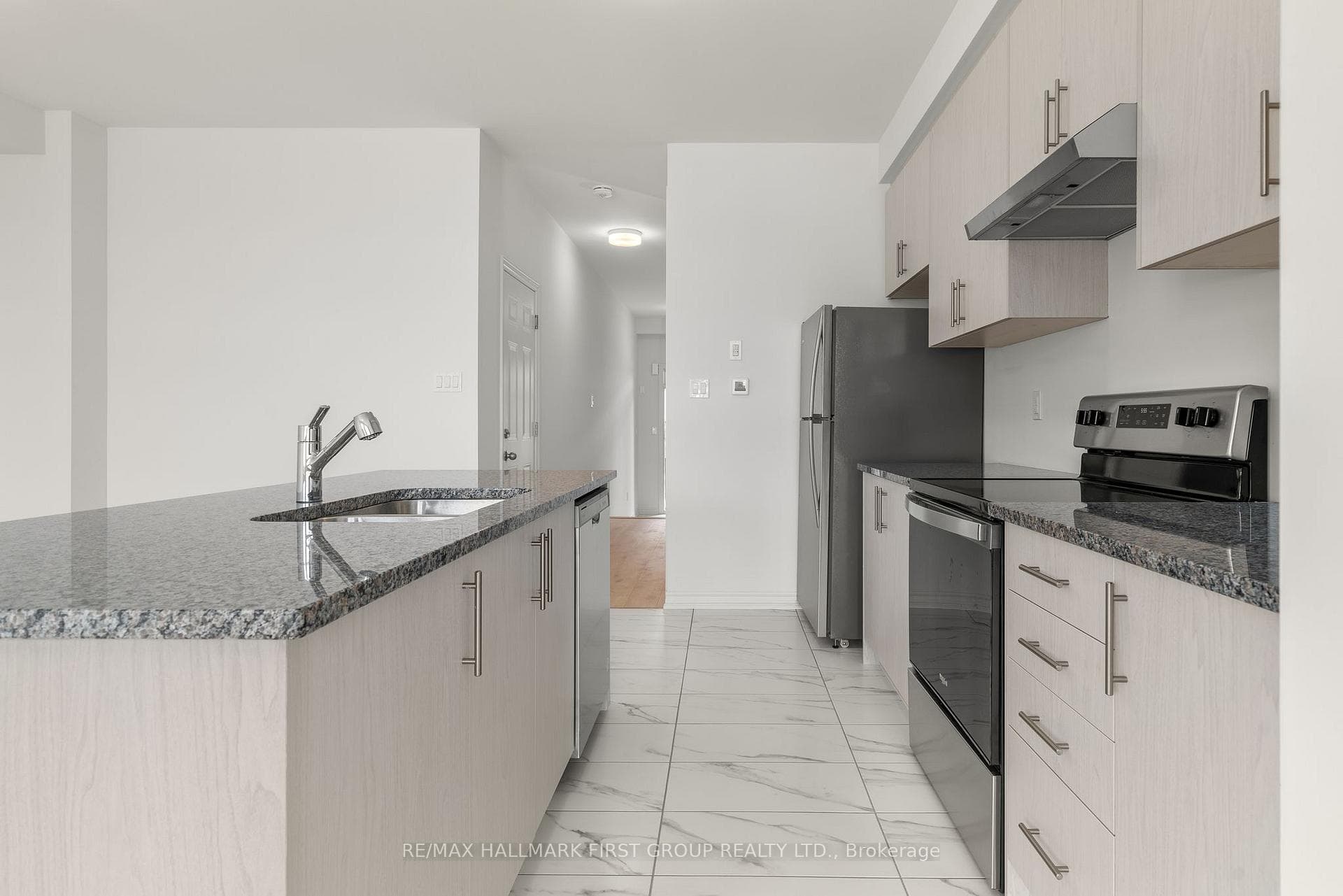525 Worden Street photo 13