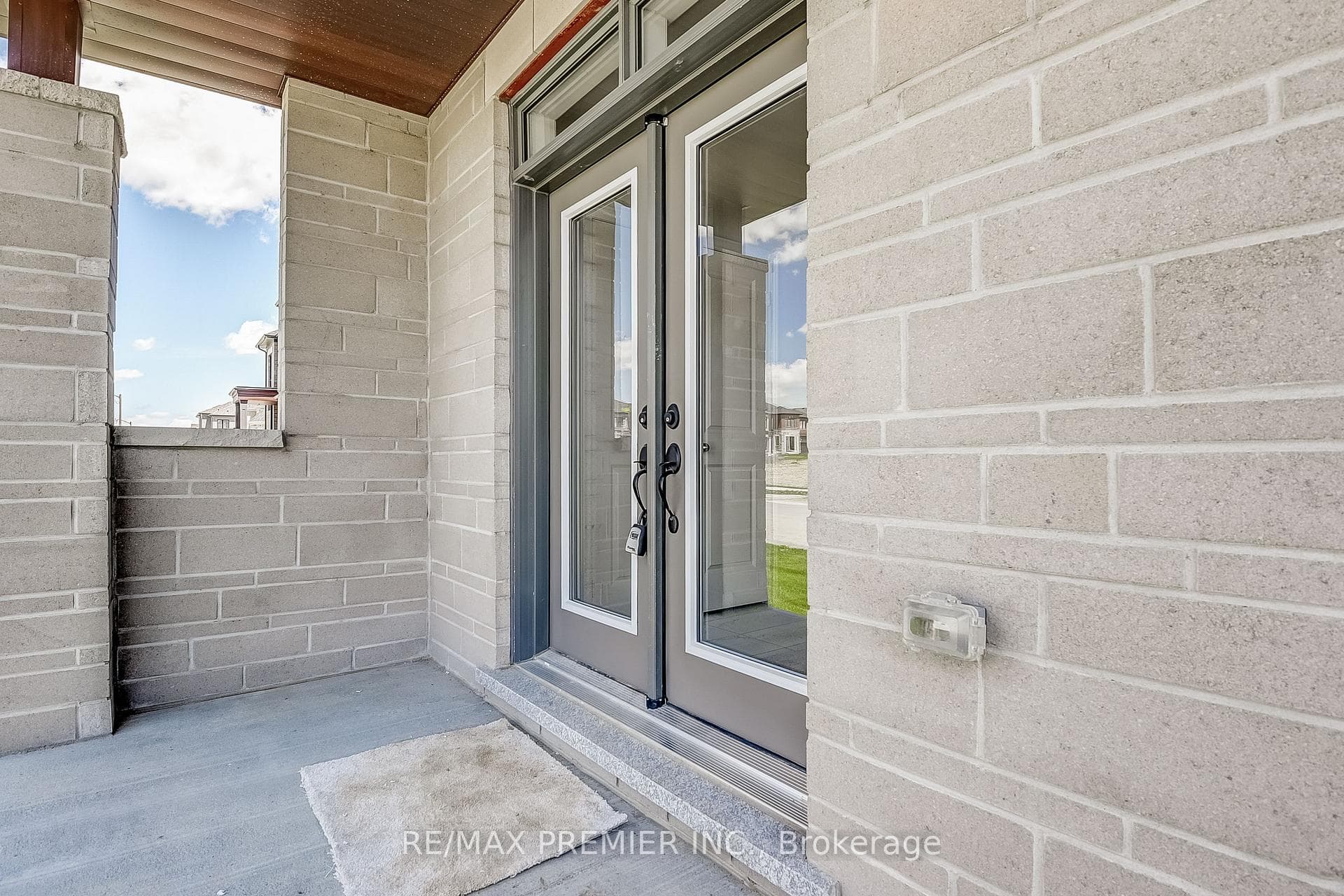 223 Yakefarm Boulevard photo 6
