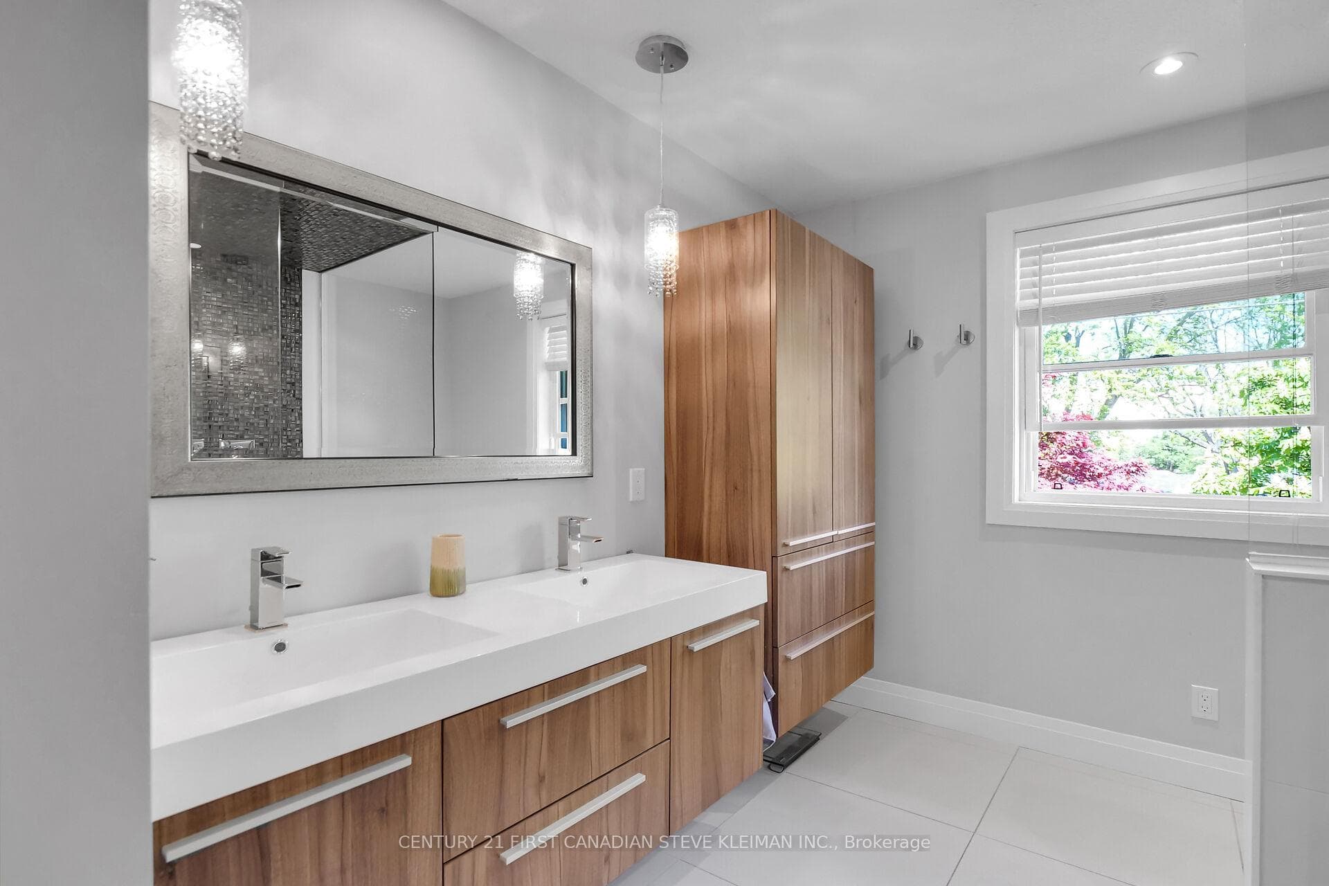 1370 Collingwood Avenue photo 20