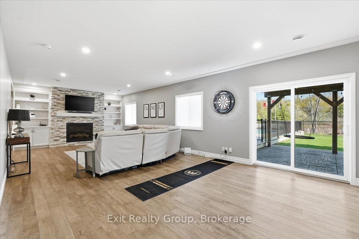 544 Shannon Road photo 30