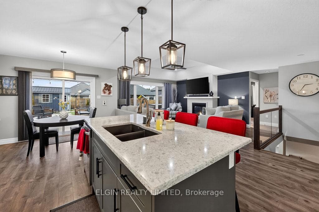 40 Glengariff Drive photo 33
