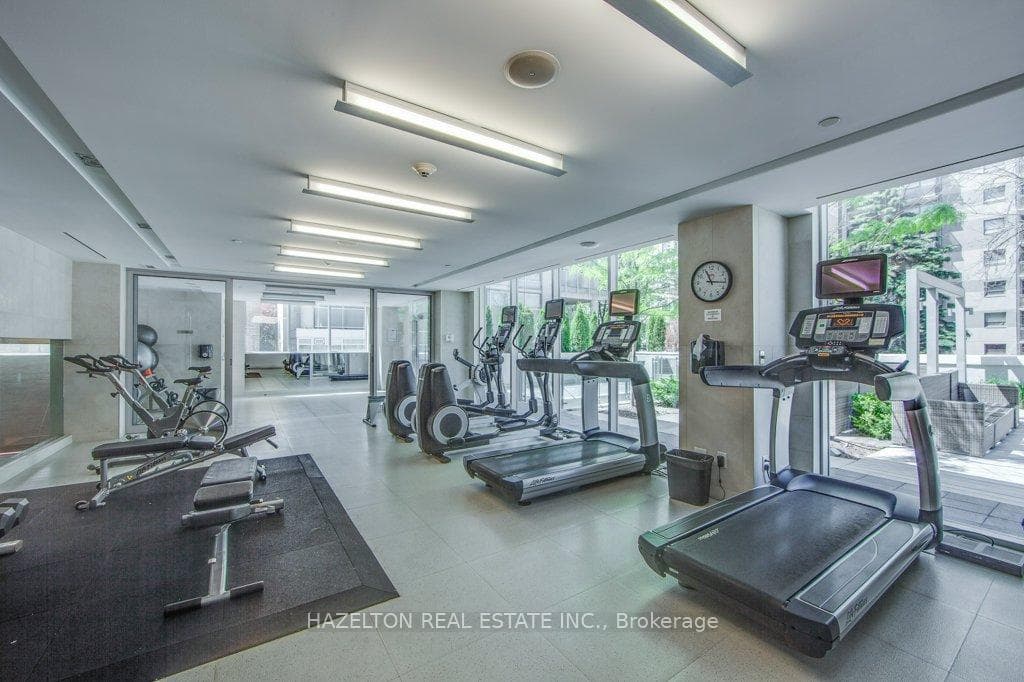 170 Avenue Road Unit 210 photo 32
