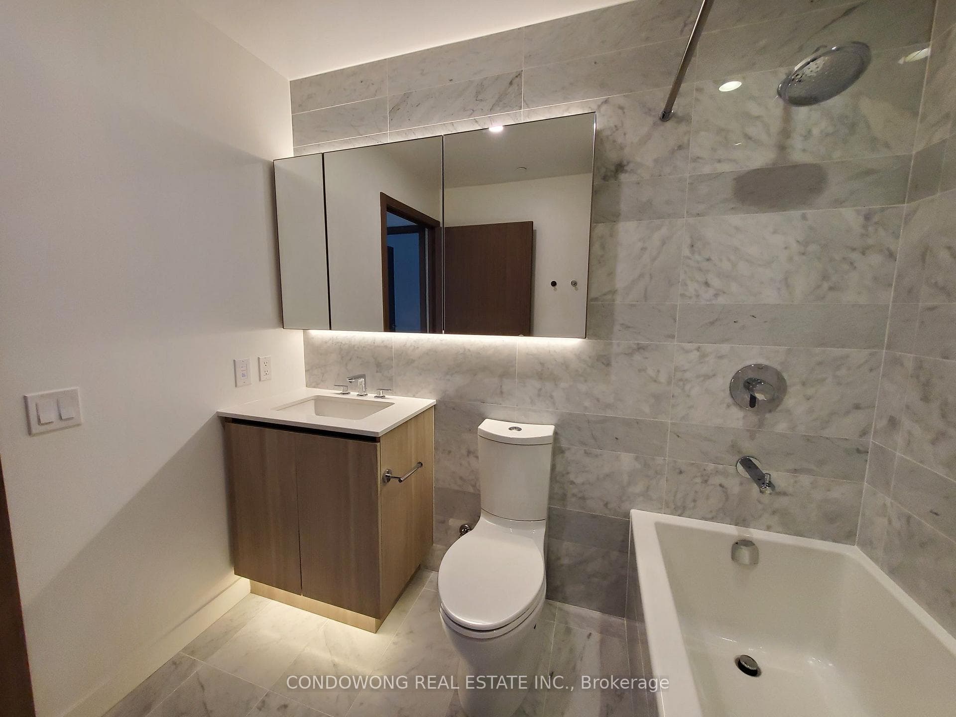 19 Bathurst Street Unit 3811 photo 12