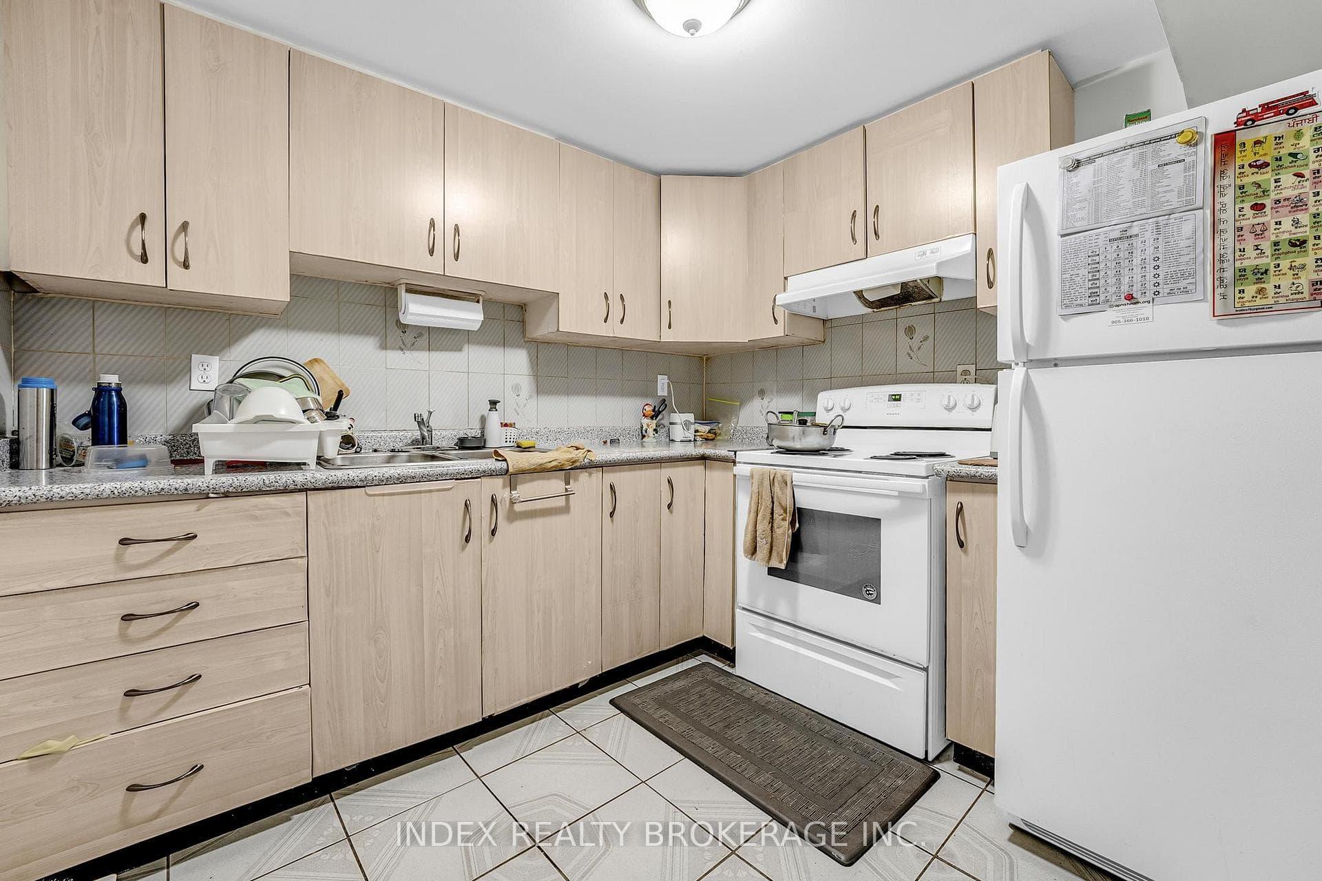 6 Banting Crescent photo 25
