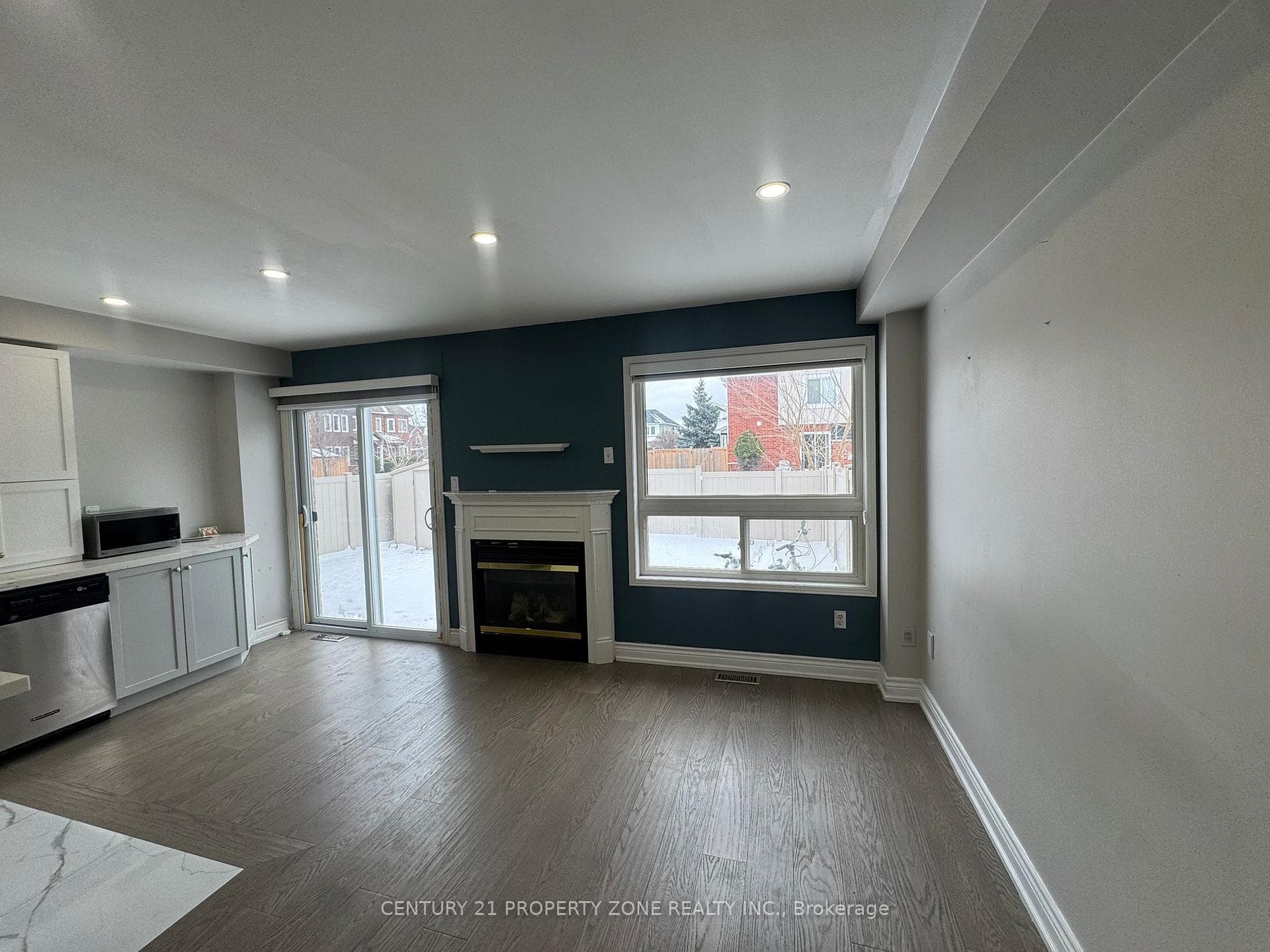 7695 Doverwood Drive photo 2
